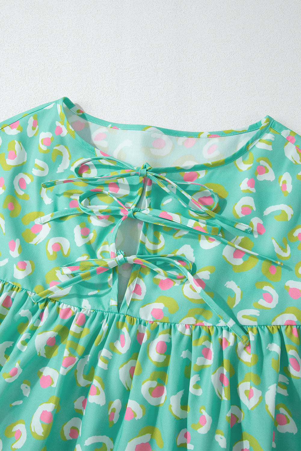 Groene abstracte bedrukte veterlantaarn mouw babydoll blouse