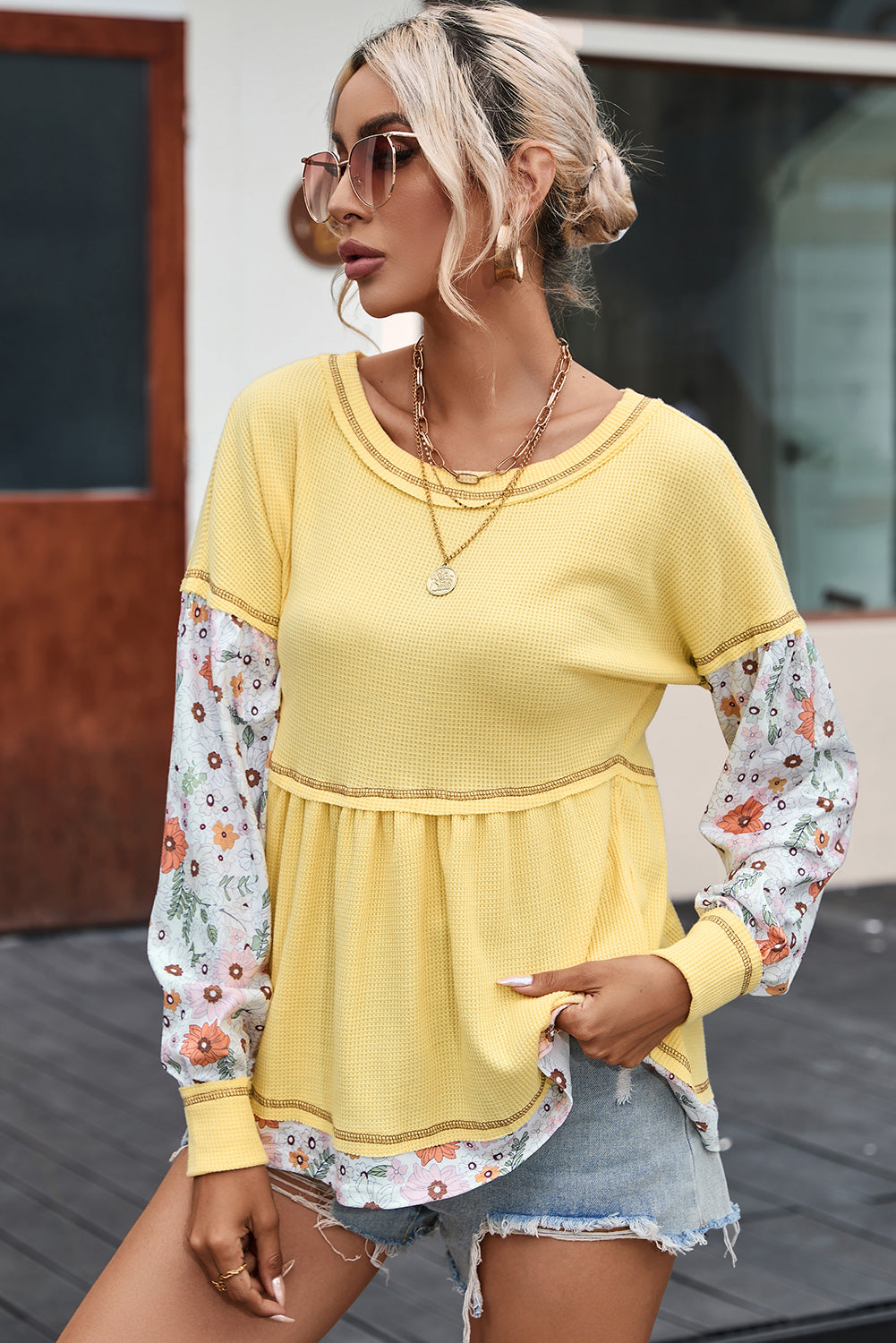 Geel bloemen patchwork wafelgebreide babydollblouse