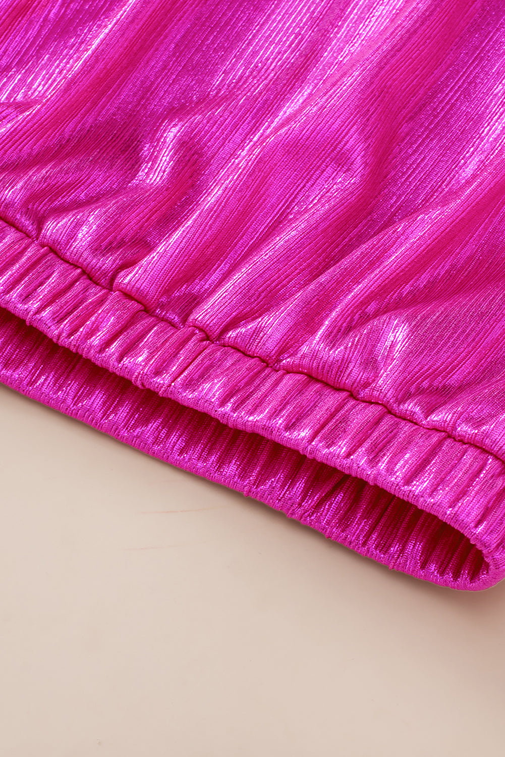 Felroze blouse met ruches, geknoopte rug en mouwen