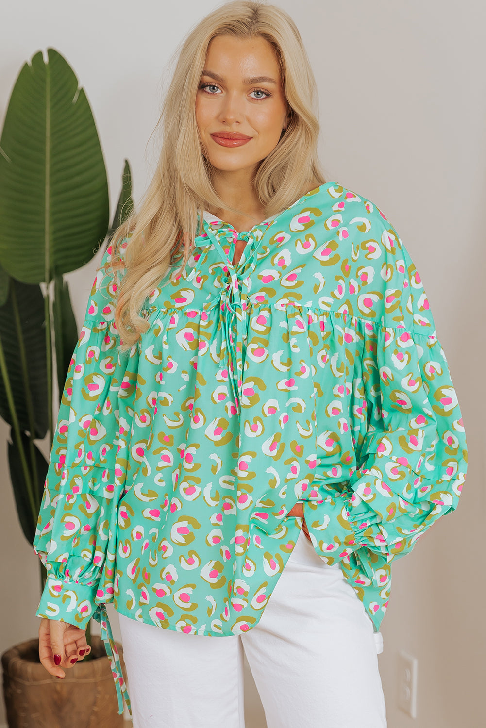 Groene abstracte bedrukte veterlantaarn mouw babydoll blouse