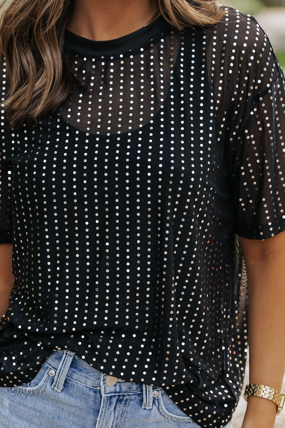 Zwart transparant T-shirt met lage schouder en pailletten