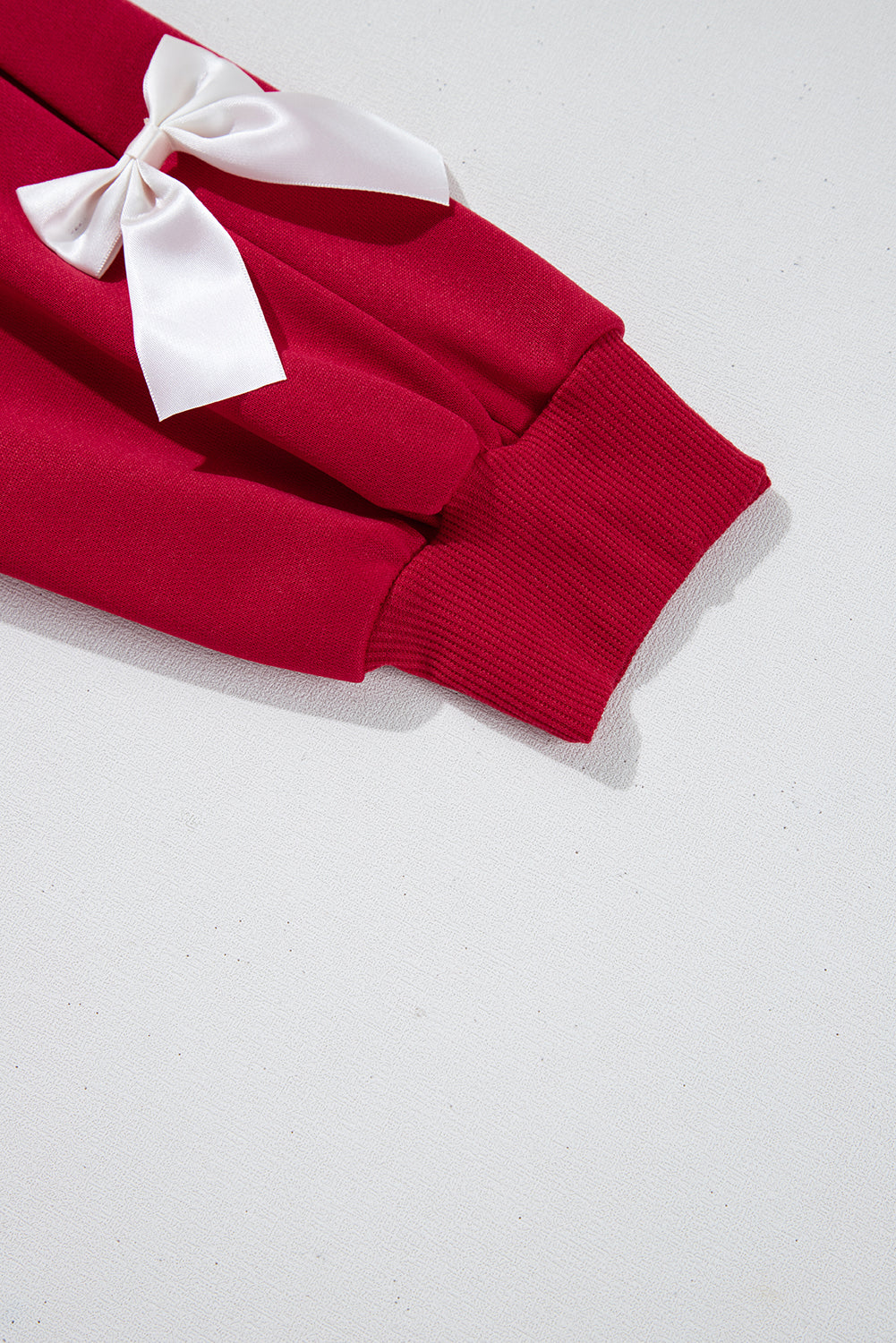 Fiery rood contrast boogdecor laten vallen mouw Crewneck sweatshirt