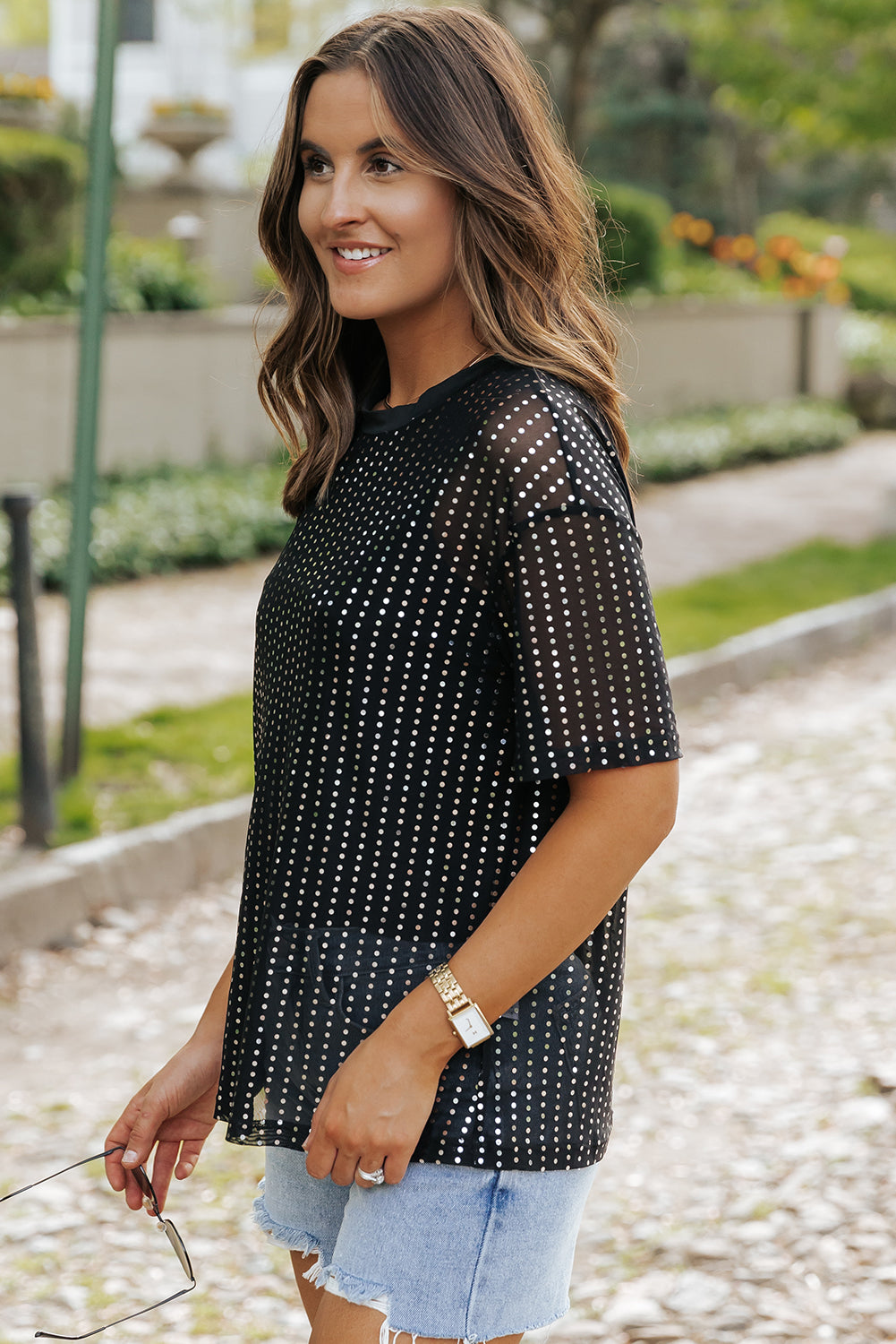 Zwart transparant T-shirt met lage schouder en pailletten