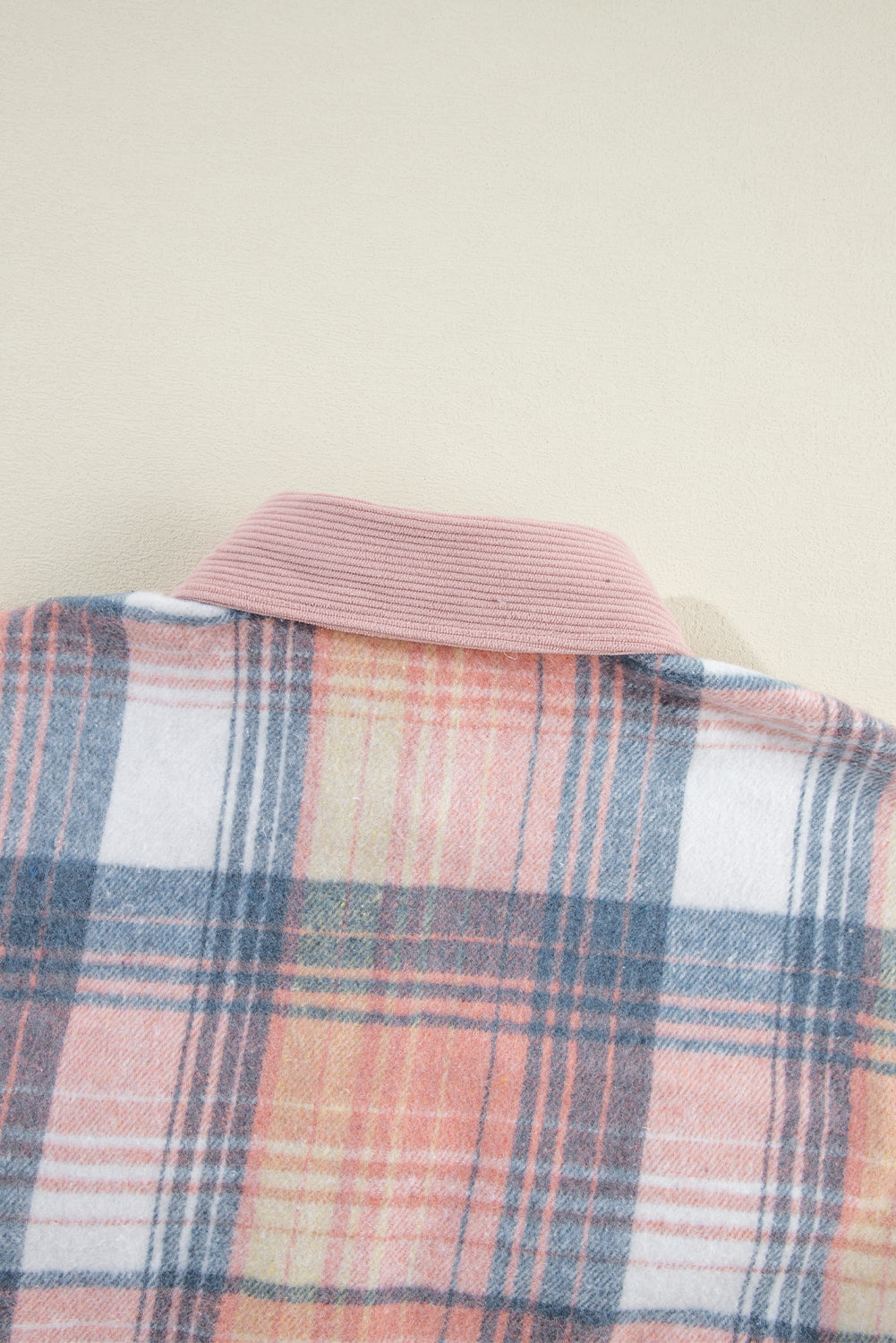 Lichtroze geruite corduroy patchwork borstzak-shacket