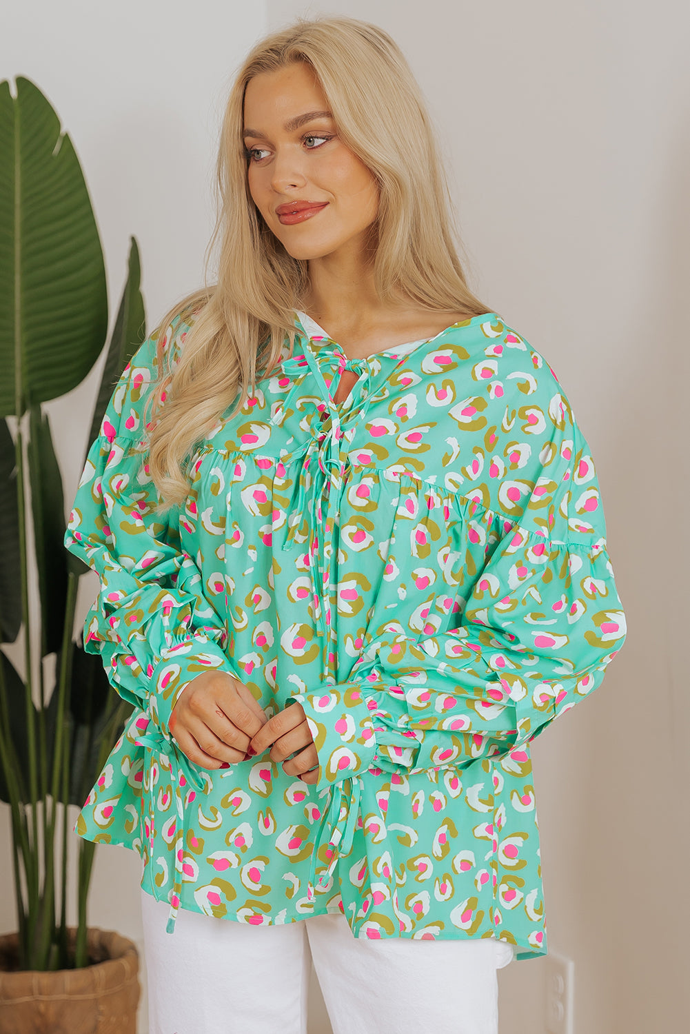 Groene abstracte bedrukte veterlantaarn mouw babydoll blouse