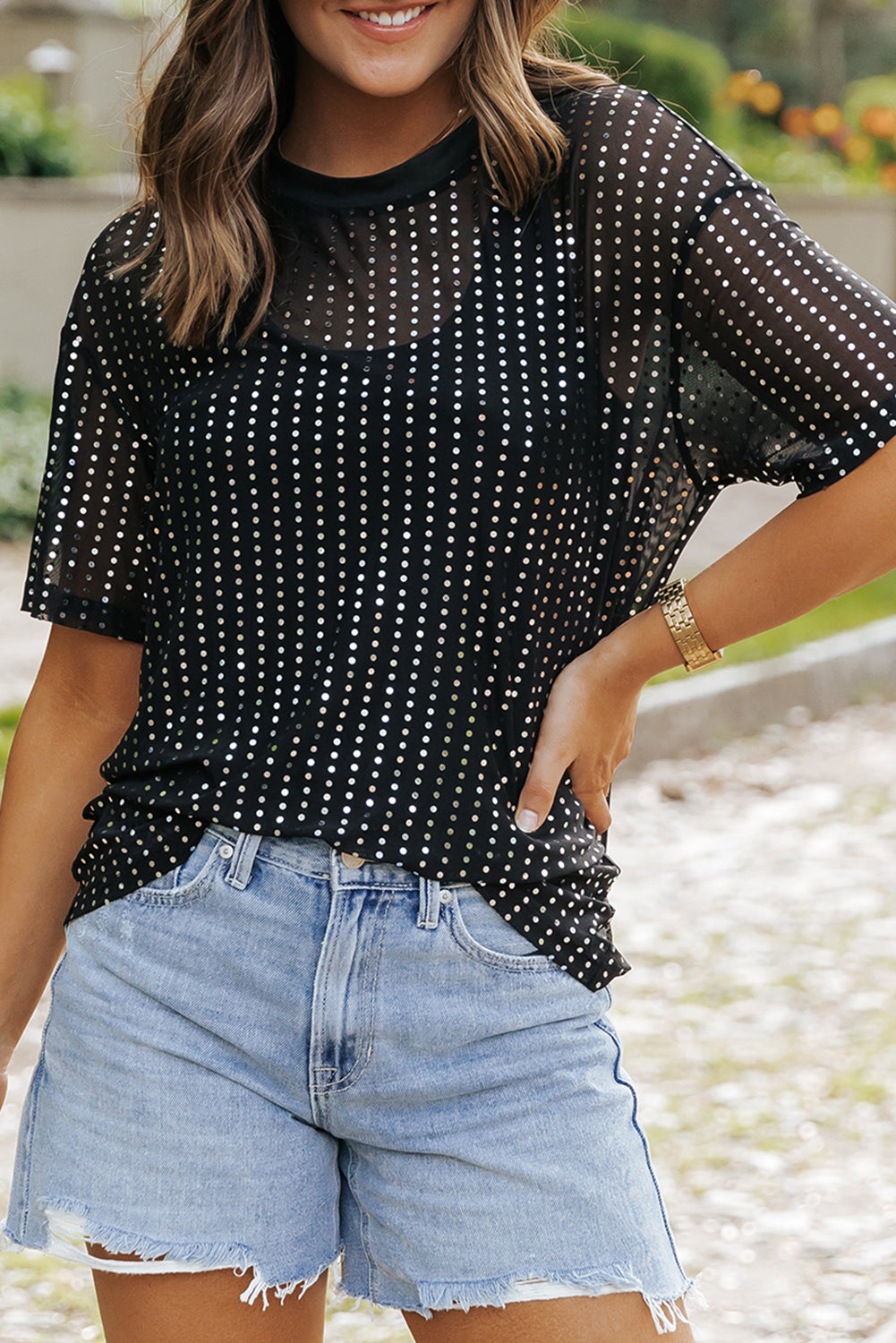 Zwart transparant T-shirt met lage schouder en pailletten