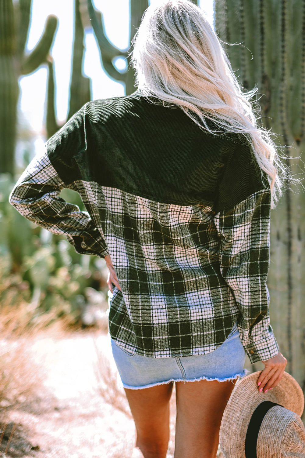 Zwartachtig groene drukknopen Colorblock geruite shacket