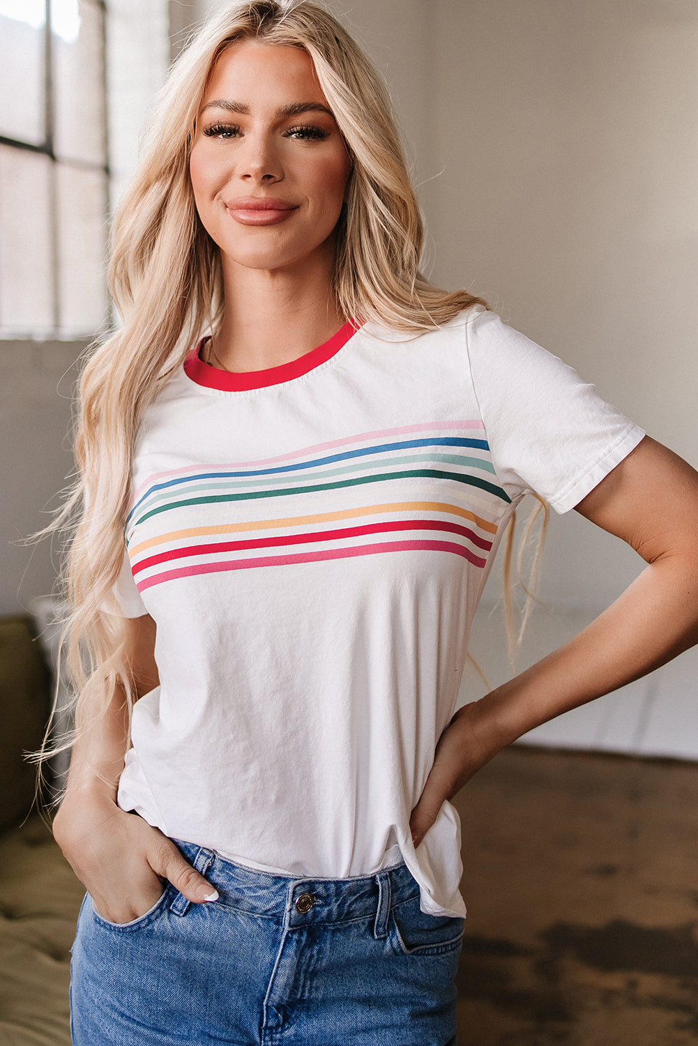 Witte regenboogstreep print contrast crewneck t -shirt