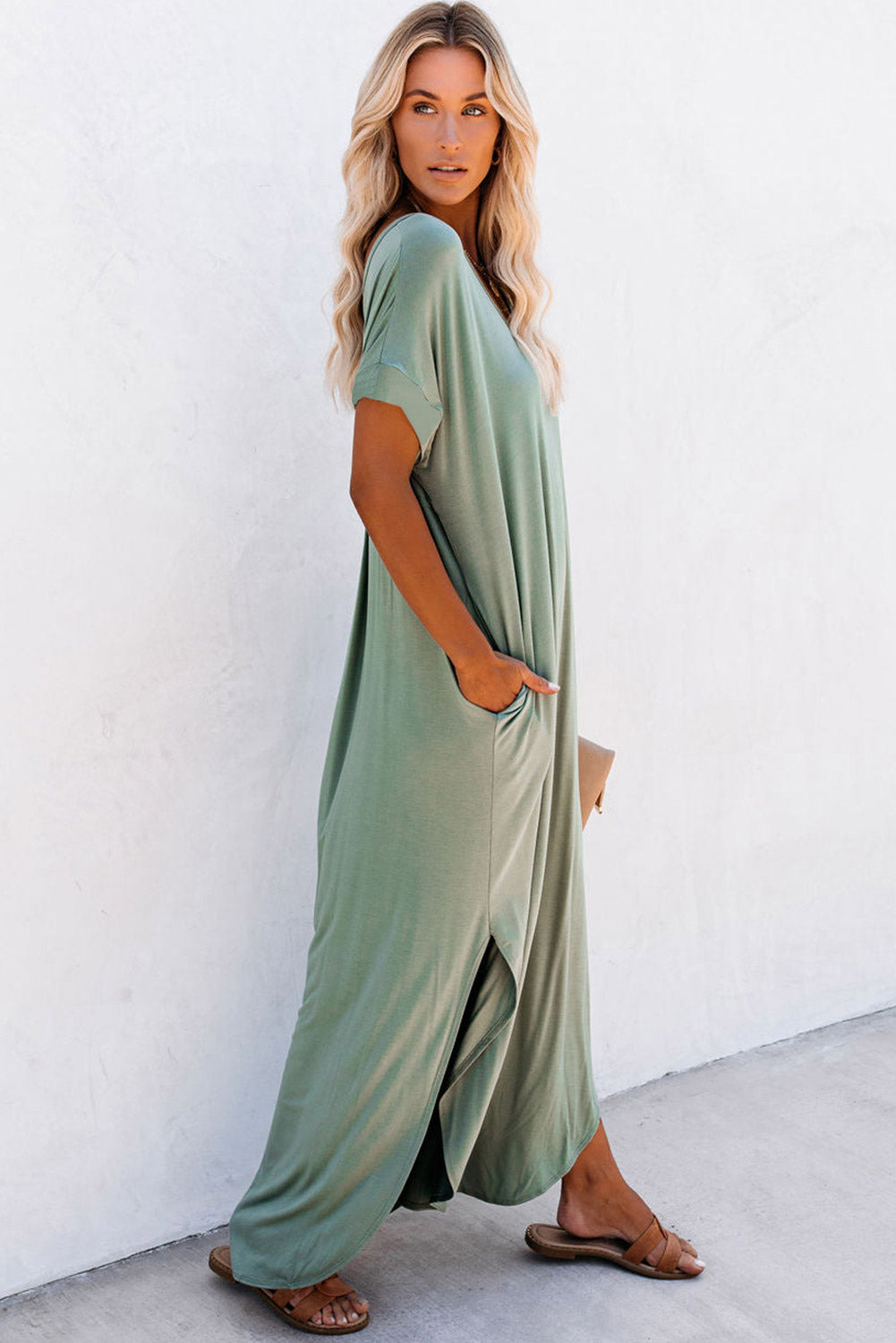 Grasgroene maxi-T-shirtjurk met V-hals en verborgen zaksplitten