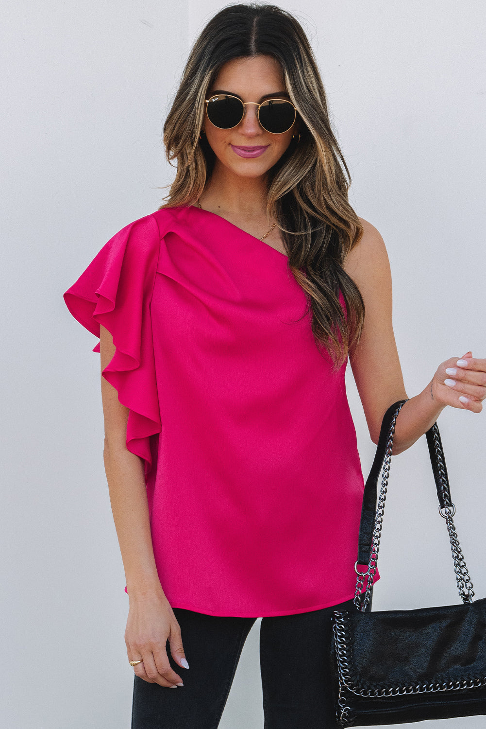 Aardbeienroze asymmetrische schouderheuvelkleed Mouw Elegante blouse