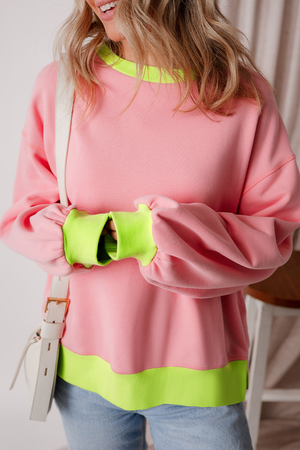 Roze sweatshirt met colorblock-bubbelmouwen