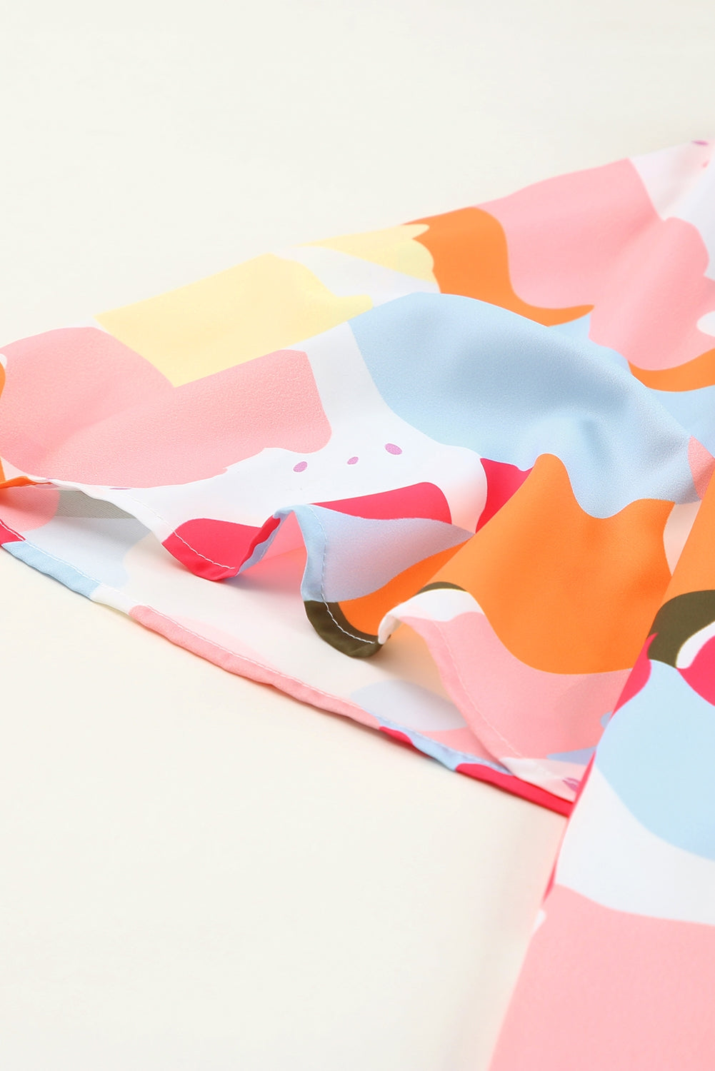 Blouse met veelkleurige bloemenprint, V-hals en halve mouw