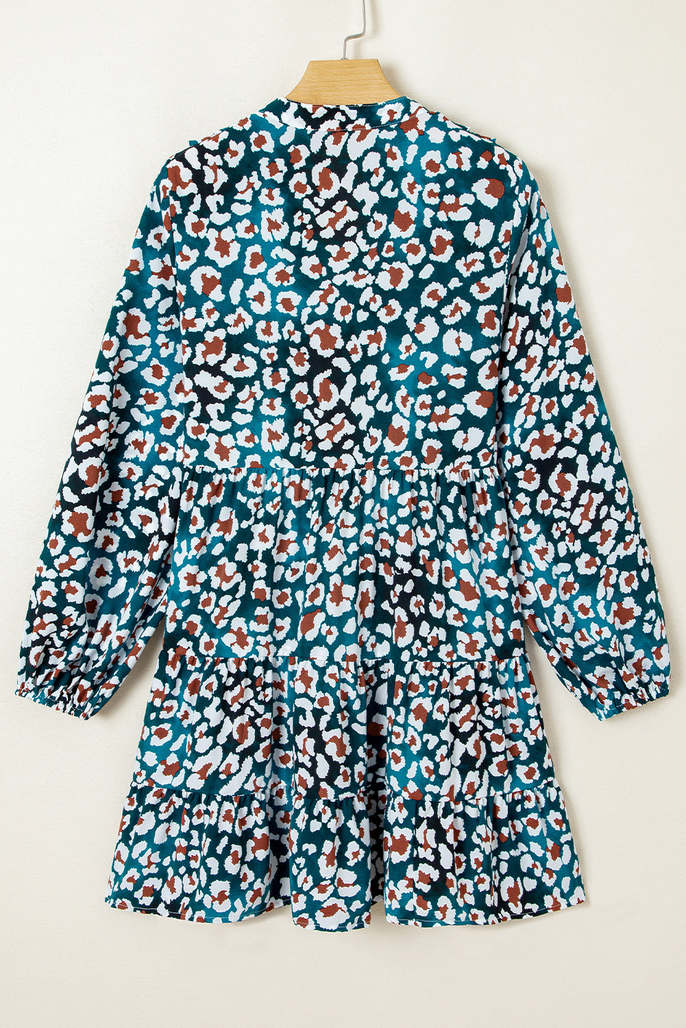 Blauwe overhemdjurk met ruches en luipaardprint met bubbelmouwen