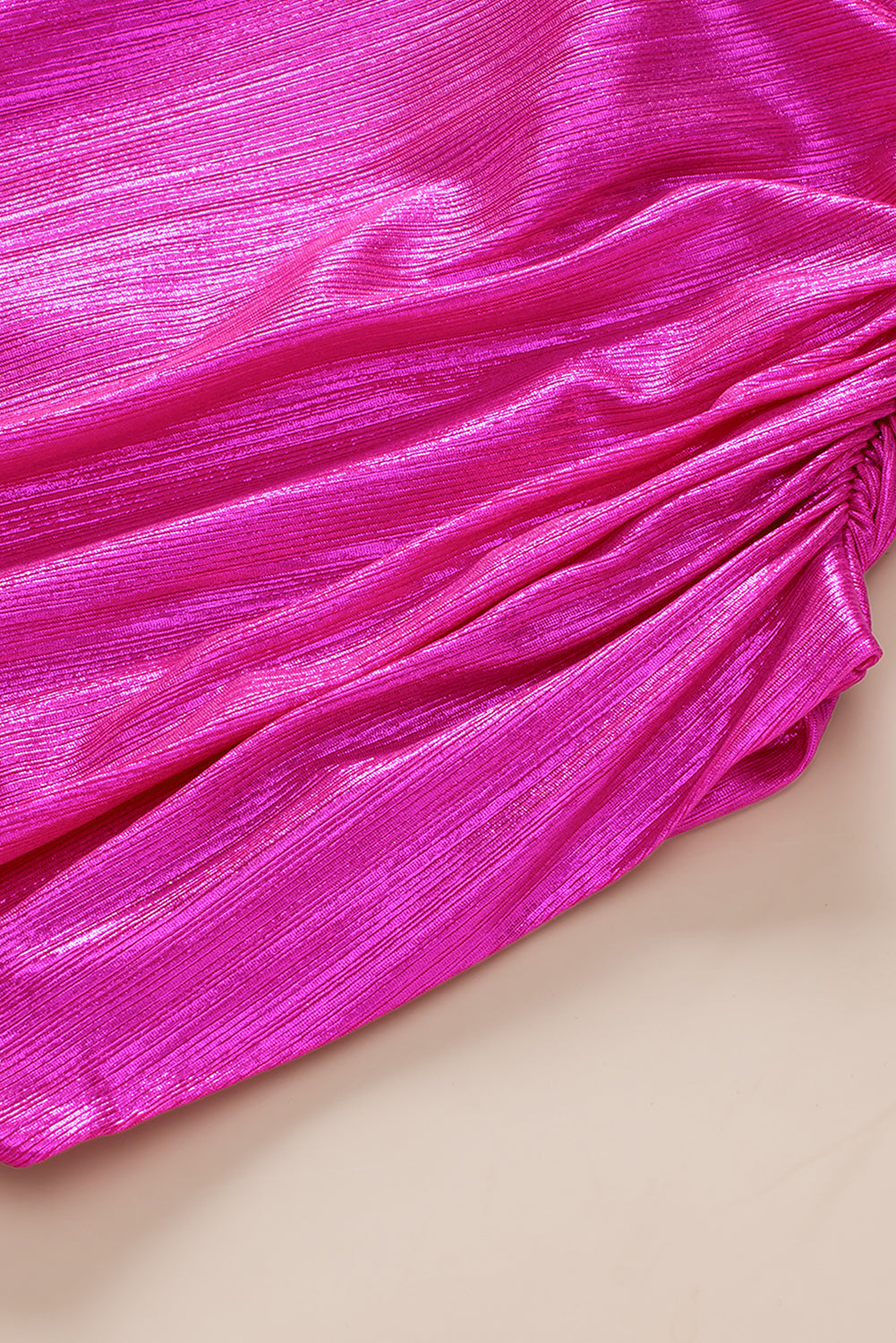 Felroze blouse met ruches, geknoopte rug en mouwen