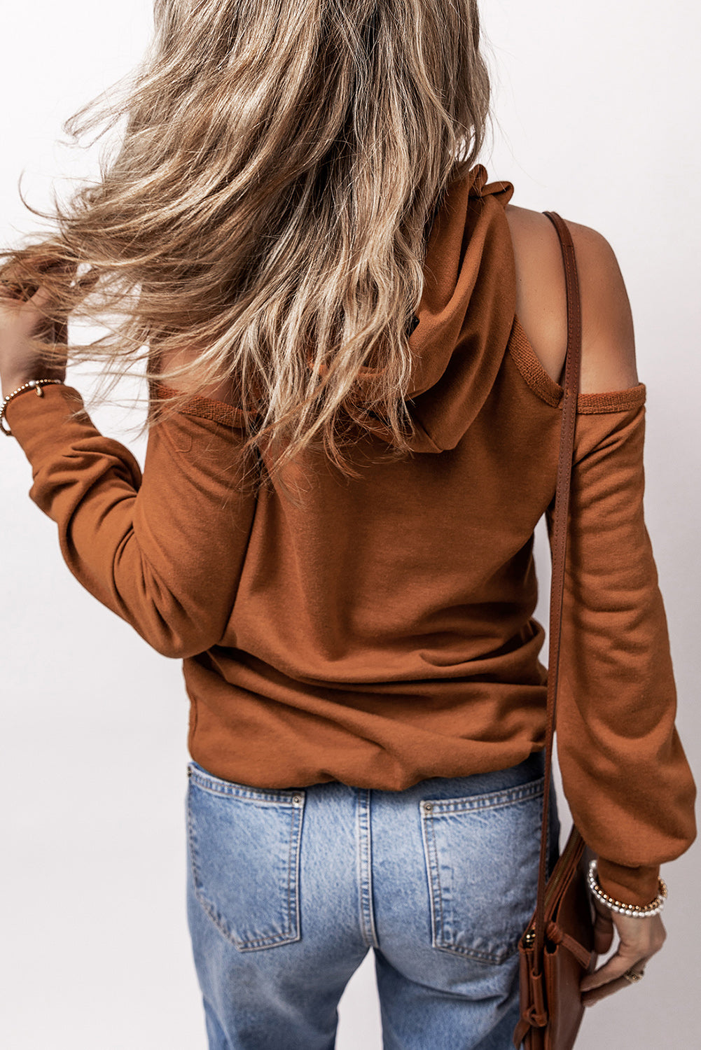 Zwart blootgestelde naad koude schoudertrekking hoodie