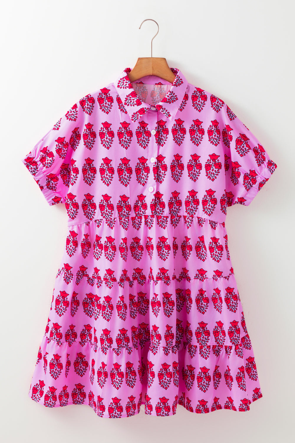 Sachet roze bloemenprint Multi -knoppen Collared Collared Flowy jurk met korte mouwen