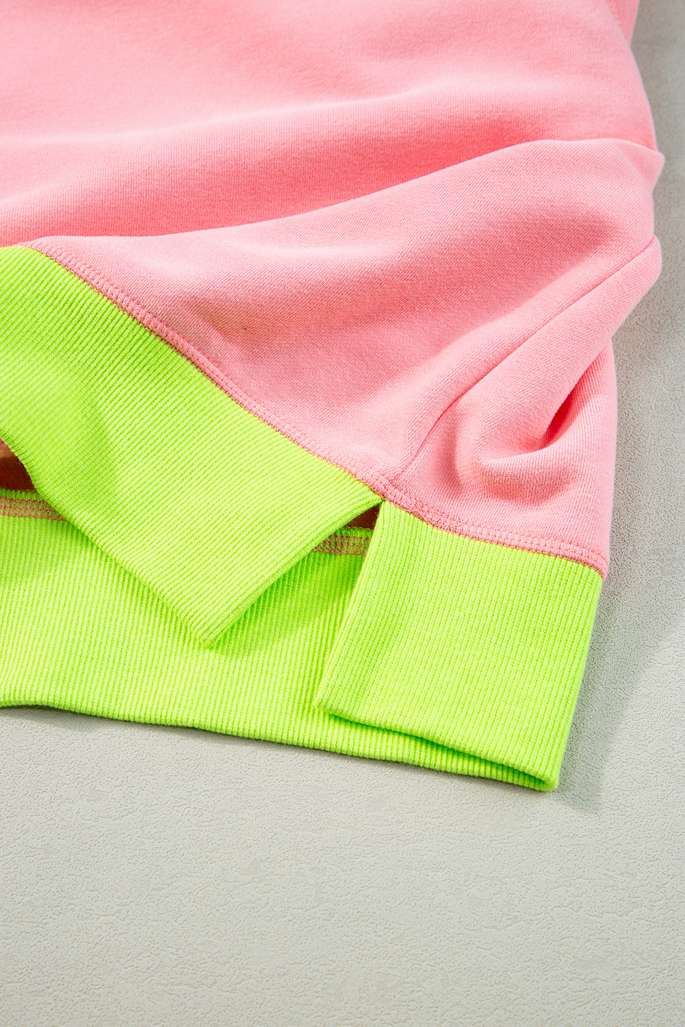 Roze sweatshirt met colorblock-bubbelmouwen