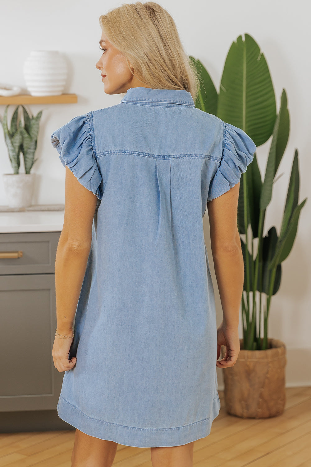 Beau Blue Flutter Sleeve Shirred Detail Button Up denim mini -jurk