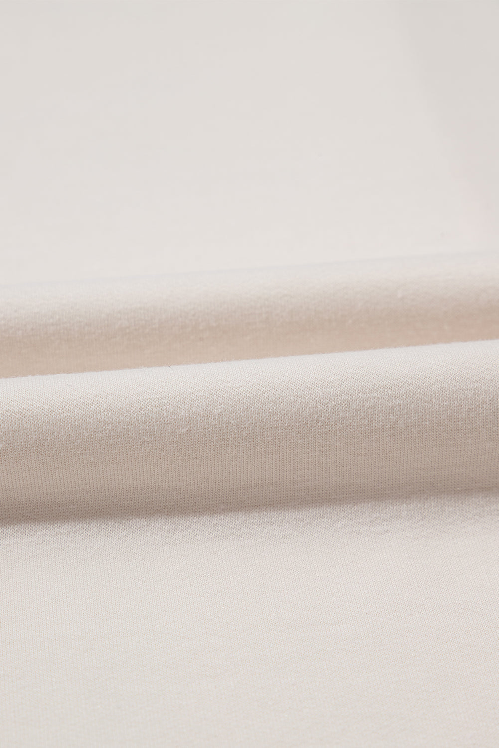Witte bloemen gehaakte T-shirtjurk met splitmouwen