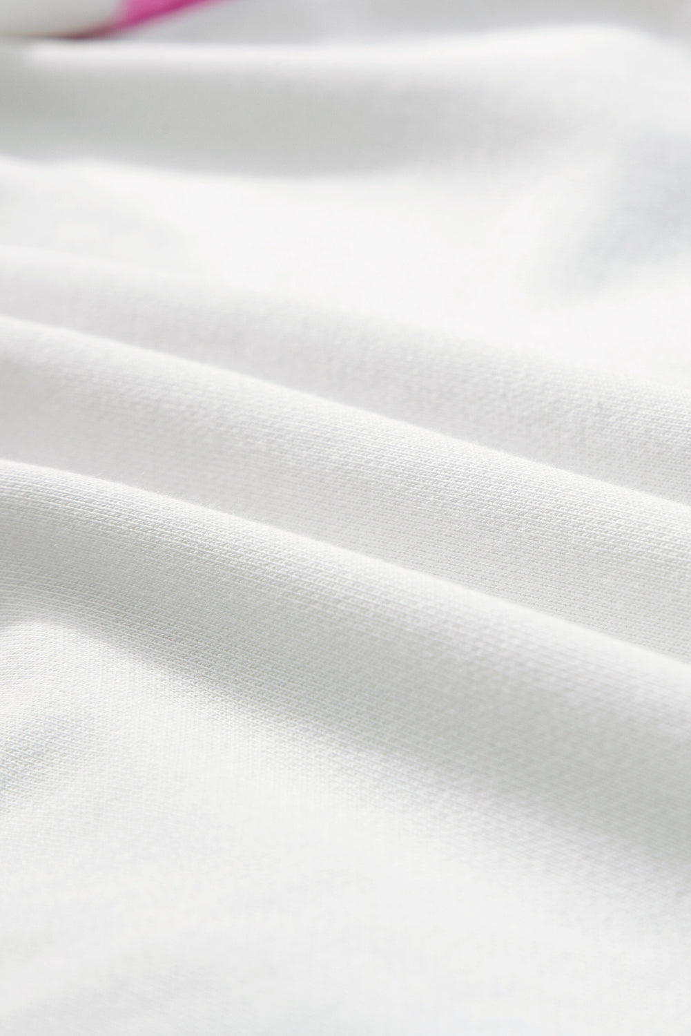 T-shirtjurk met witte strepen en colorblock-patchwork met korte mouwen