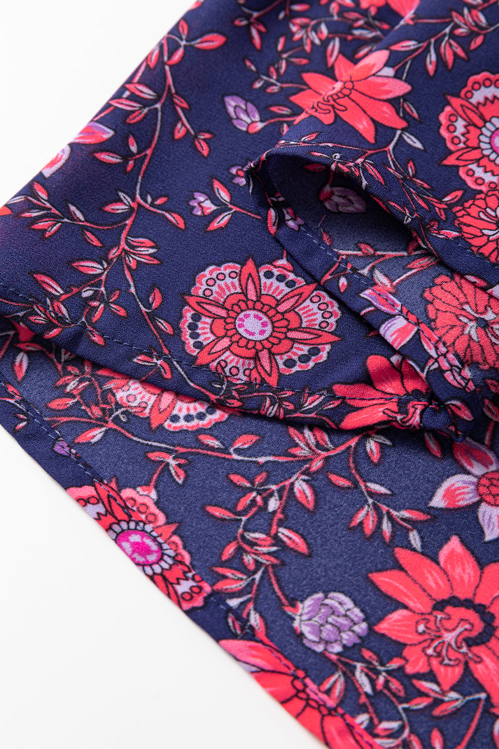 Paarse bloemen halve mouw splithals blouse top