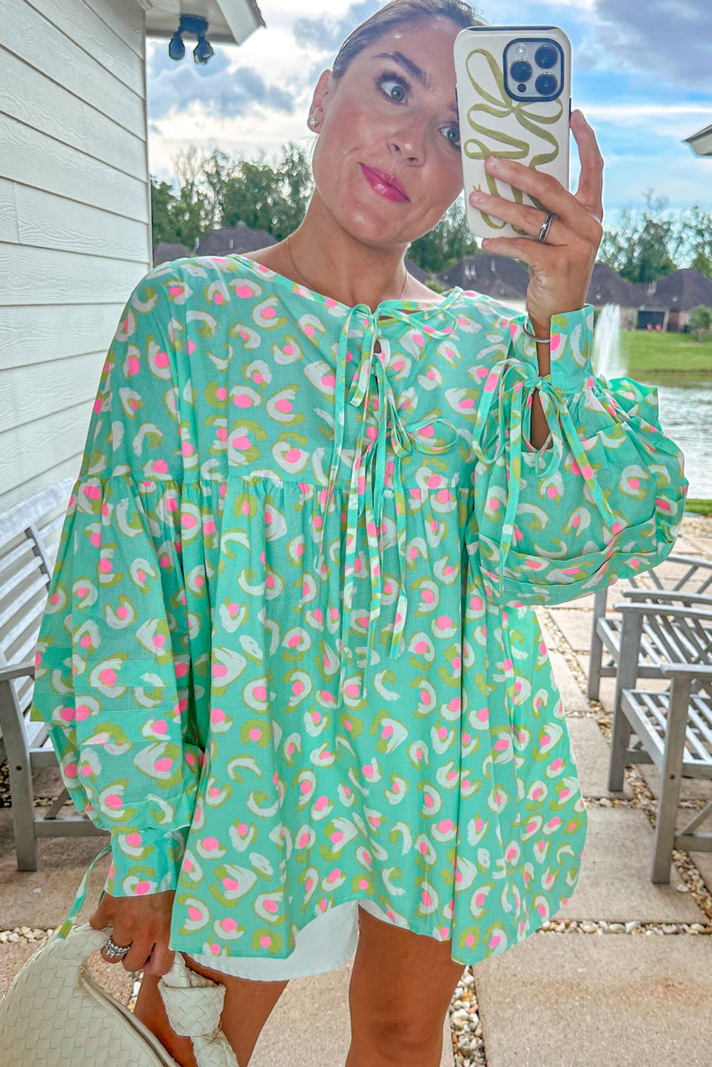 Groene abstracte bedrukte veterlantaarn mouw babydoll blouse