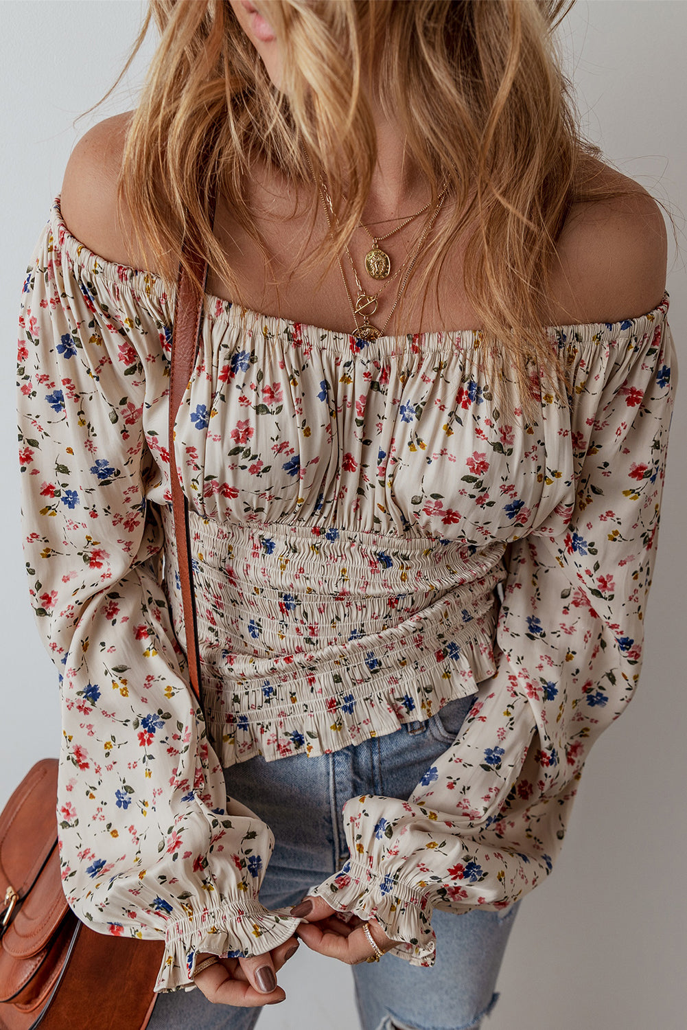 Beige boho bloemenprint gesmokte taille v nek blouse