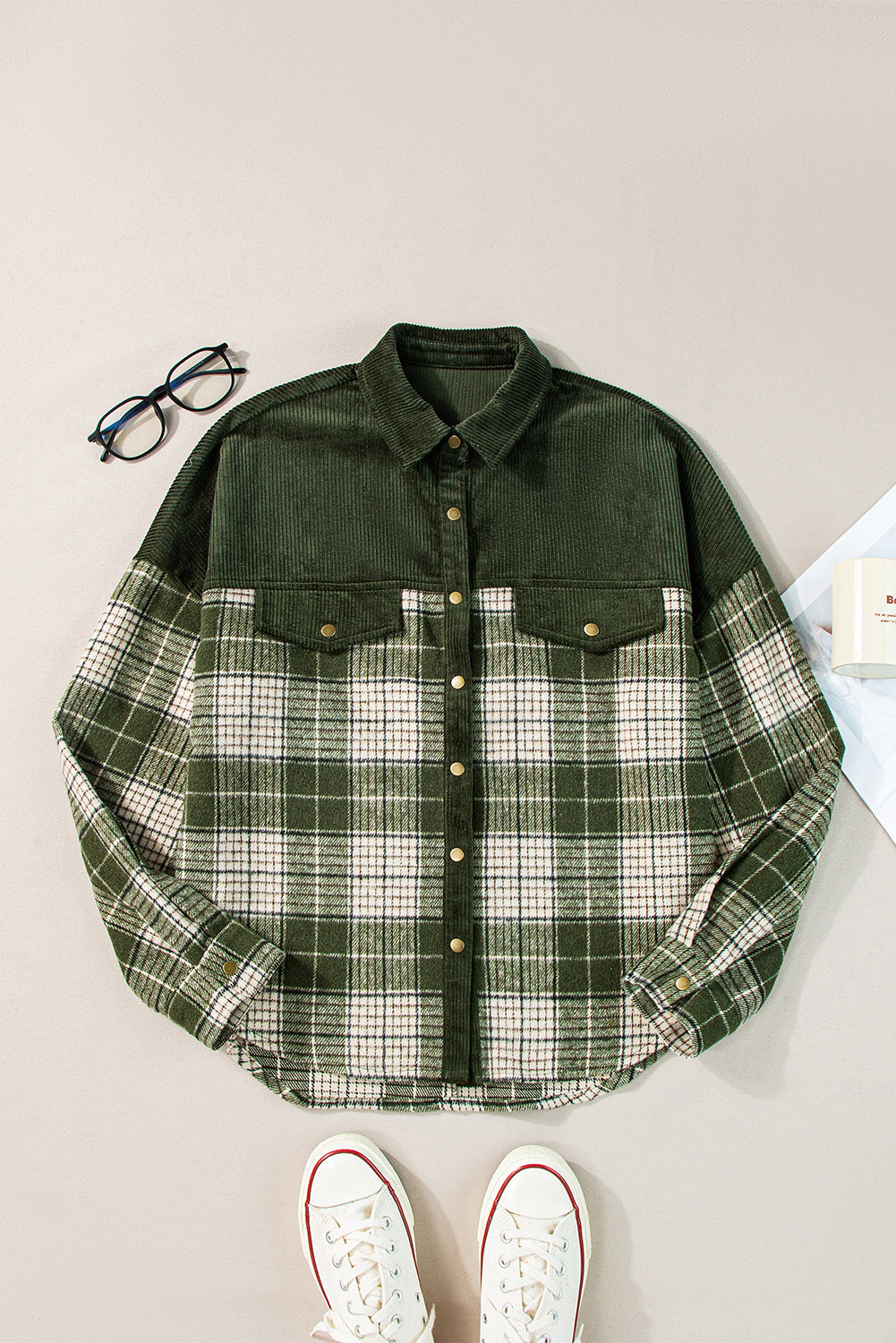 Zwartachtig groene drukknopen Colorblock geruite shacket