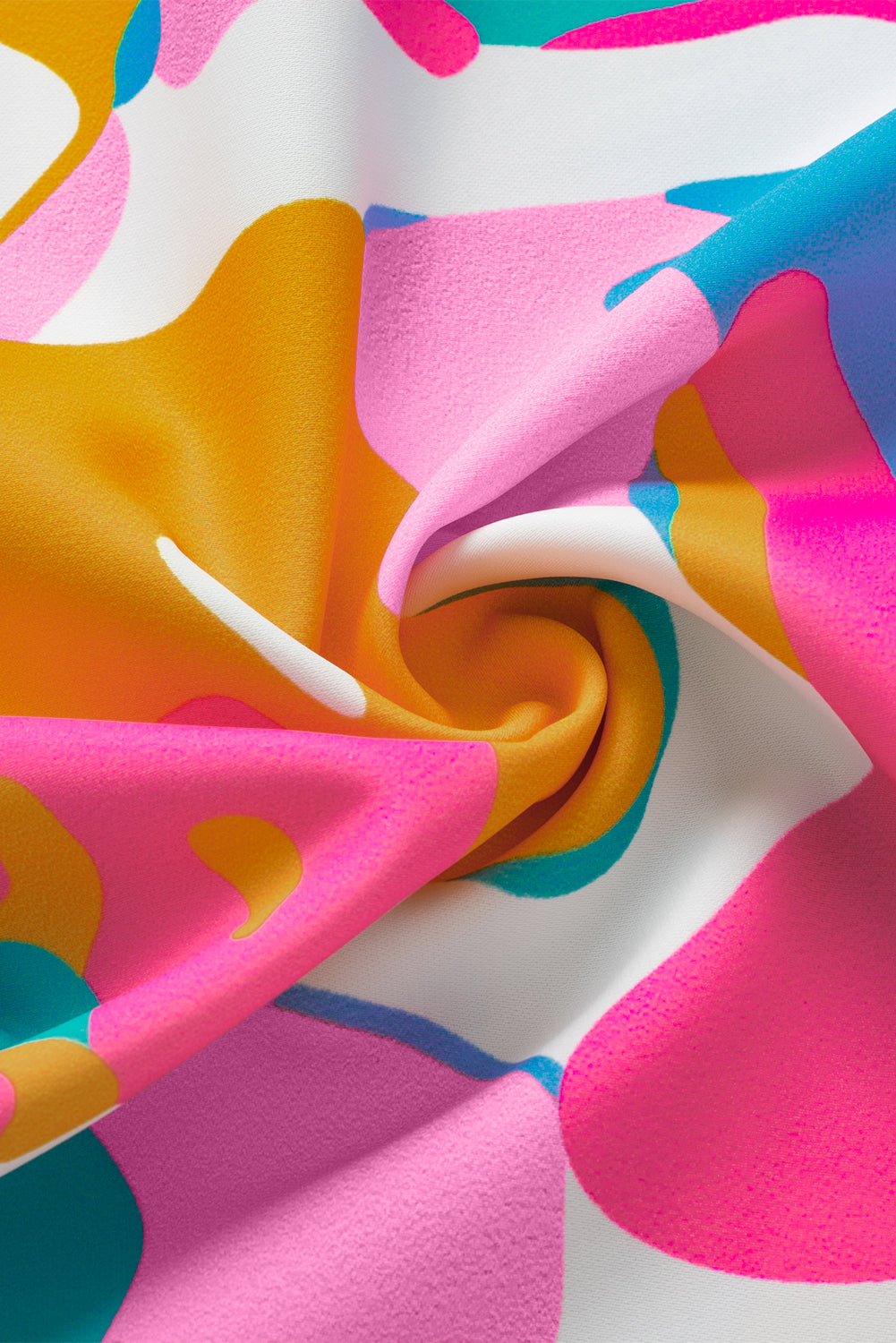 Veelkleurige blouse met abstracte print en gekerfde hals en fladdermouwen