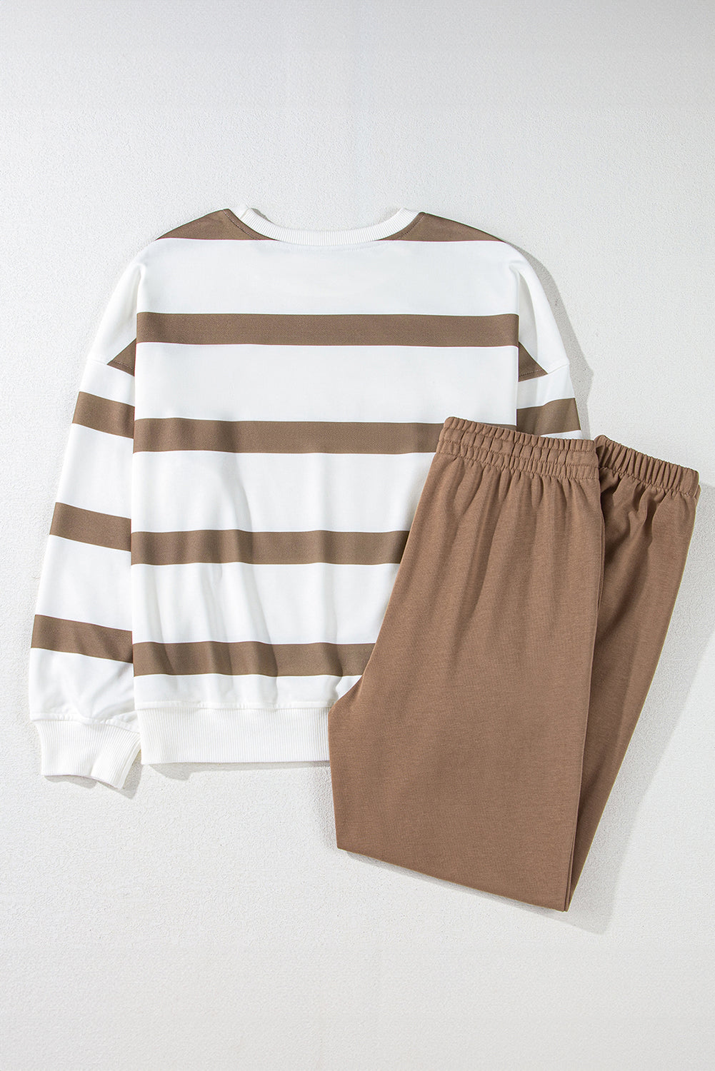 Bruine streep gestreepte druppel schouderpullover en jogger broek set