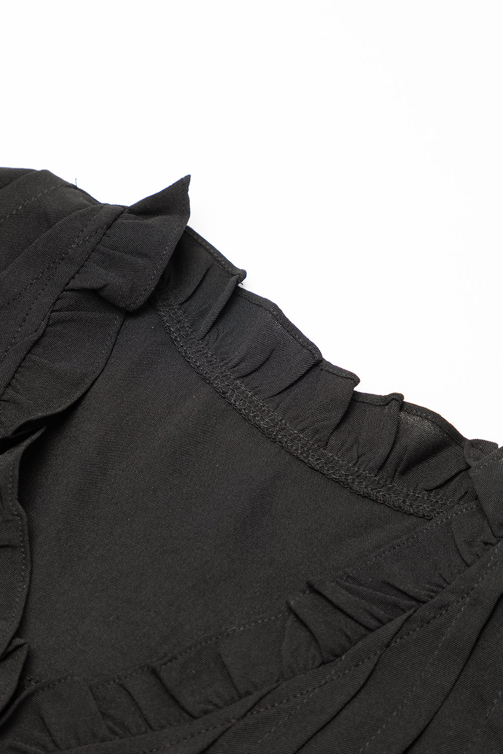 Zwarte shift-jurk met ruches, V-hals en ruches