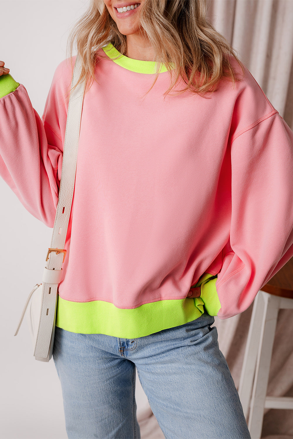 Roze sweatshirt met colorblock-bubbelmouwen