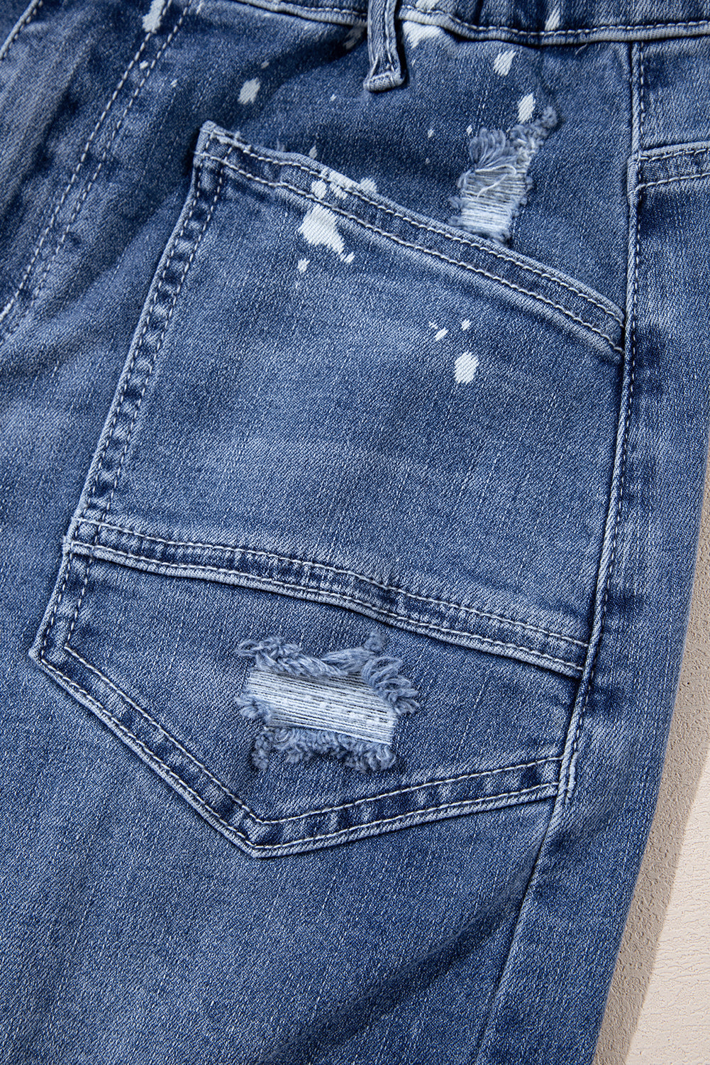 Ashleigh Blue gescheurde spattende verftouwtaille taille bijgesneden rechte jeans