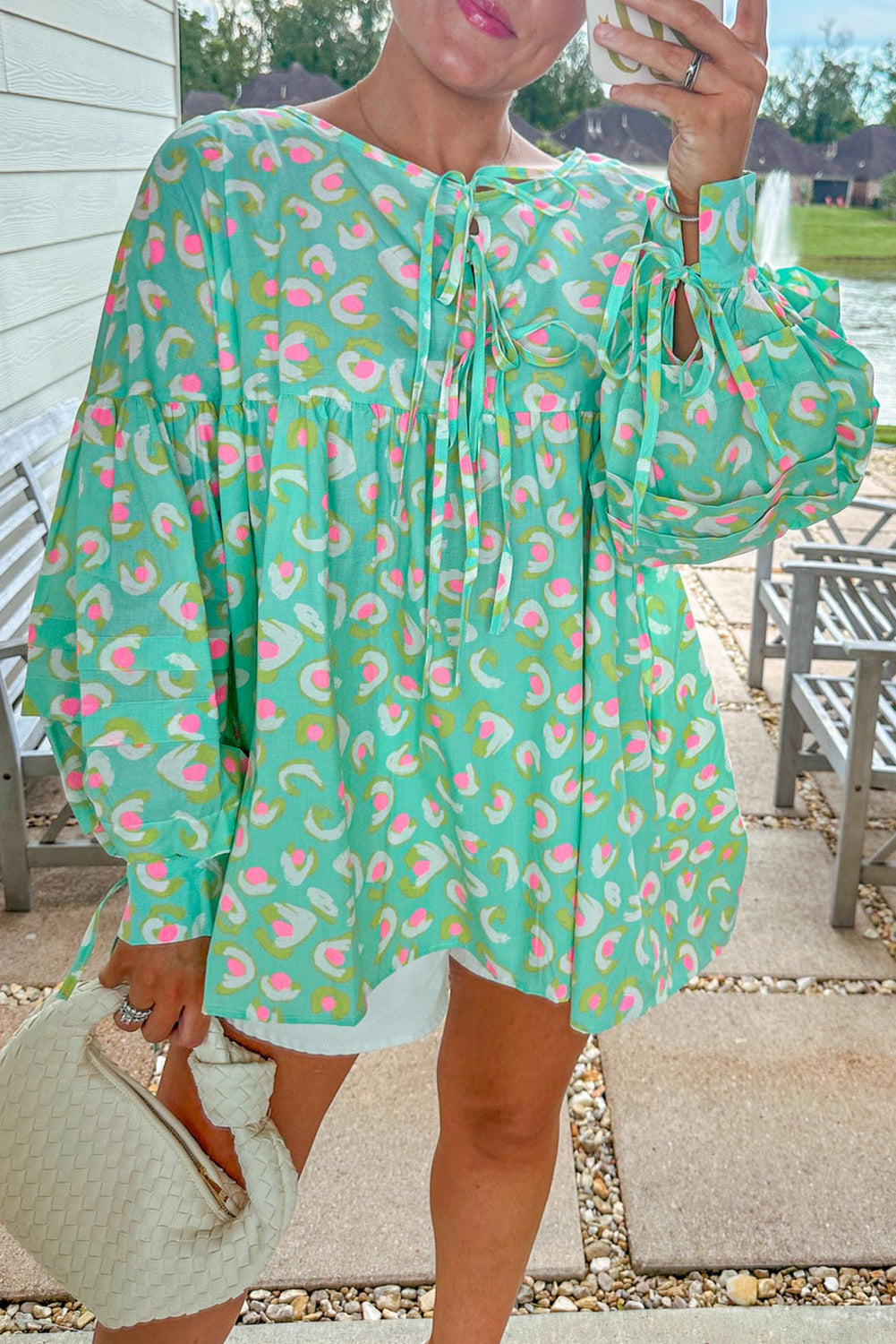 Groene abstracte bedrukte veterlantaarn mouw babydoll blouse