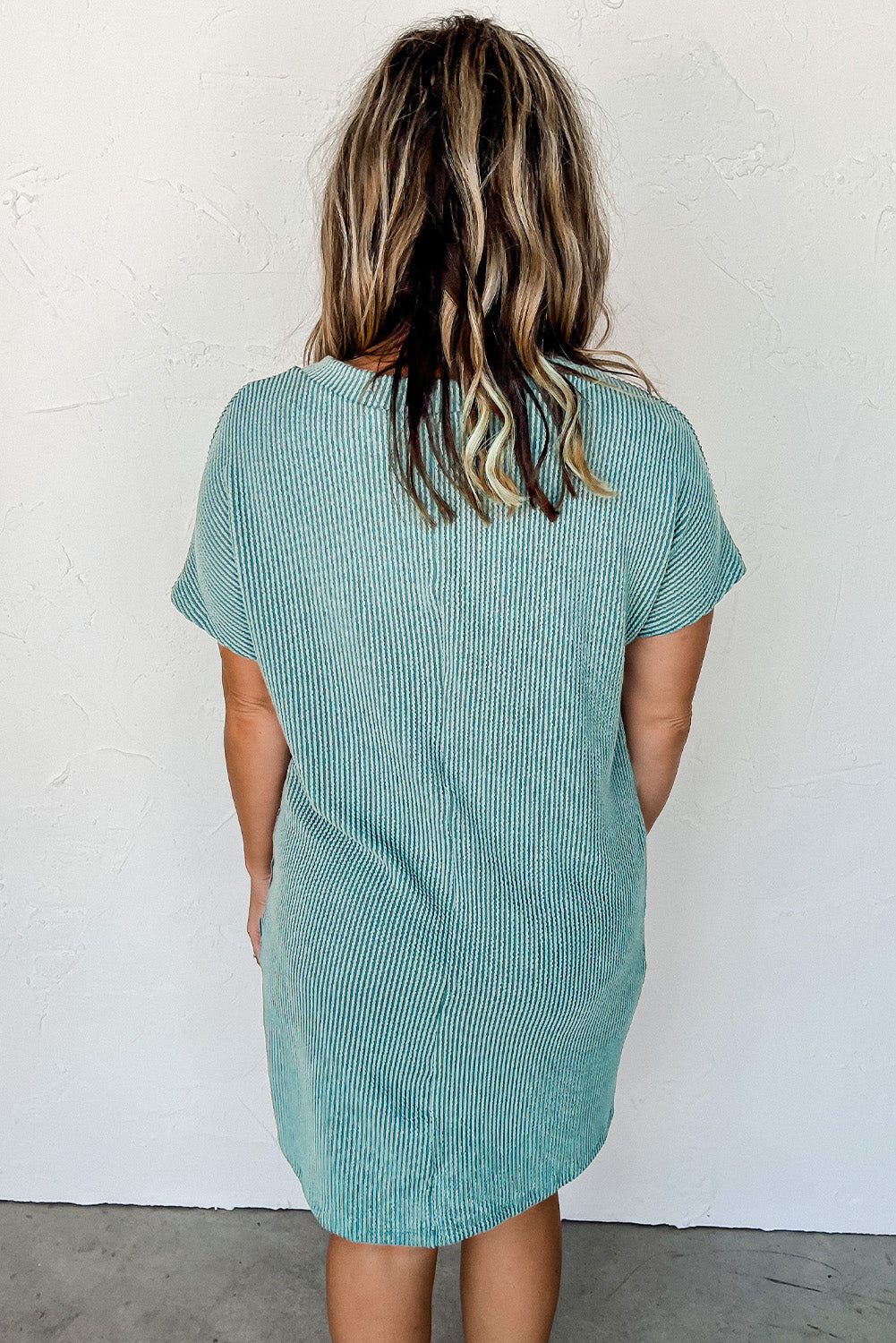 Blauw gestreepte geribbelde gebreide T-shirtjurk