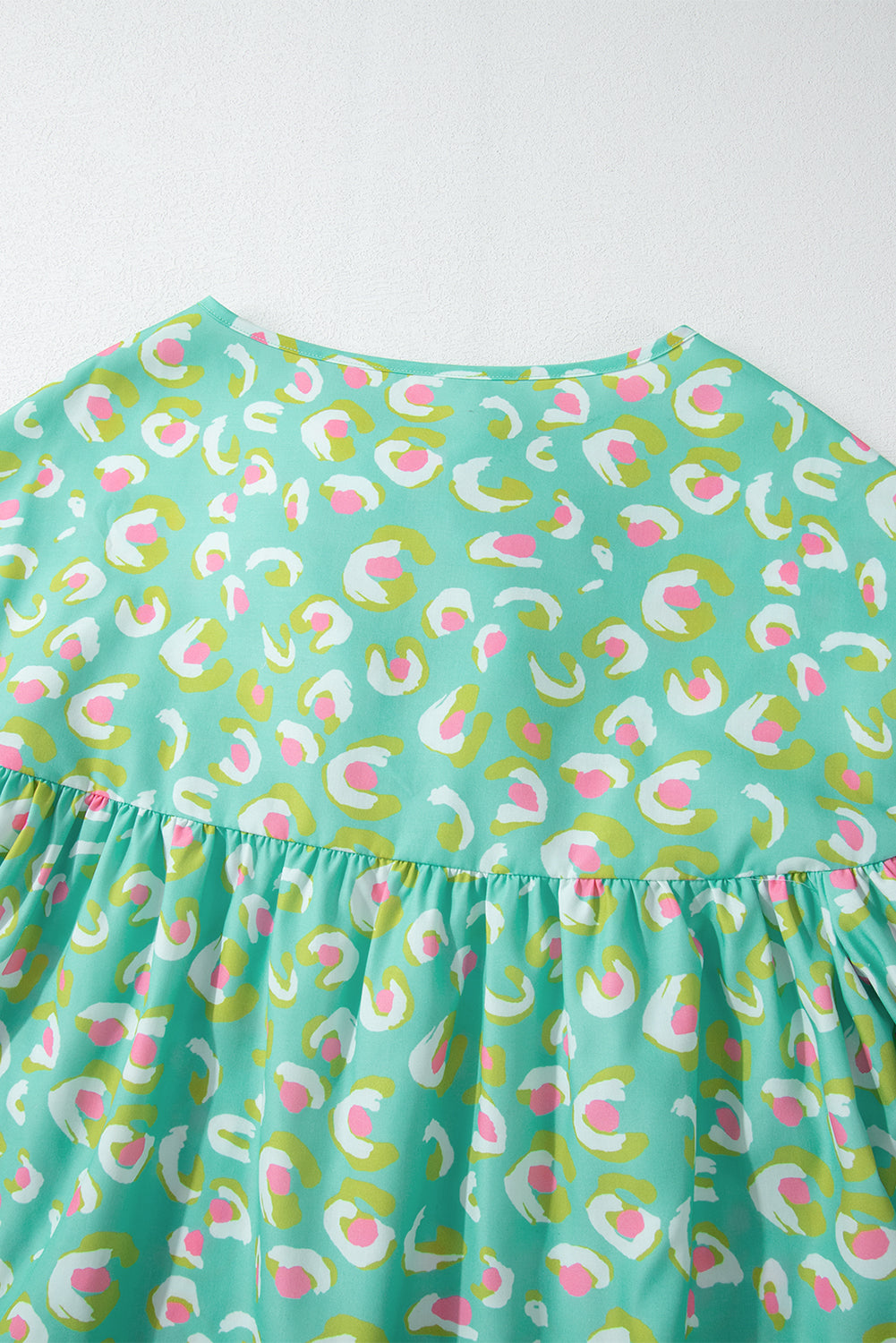 Groene abstracte bedrukte veterlantaarn mouw babydoll blouse