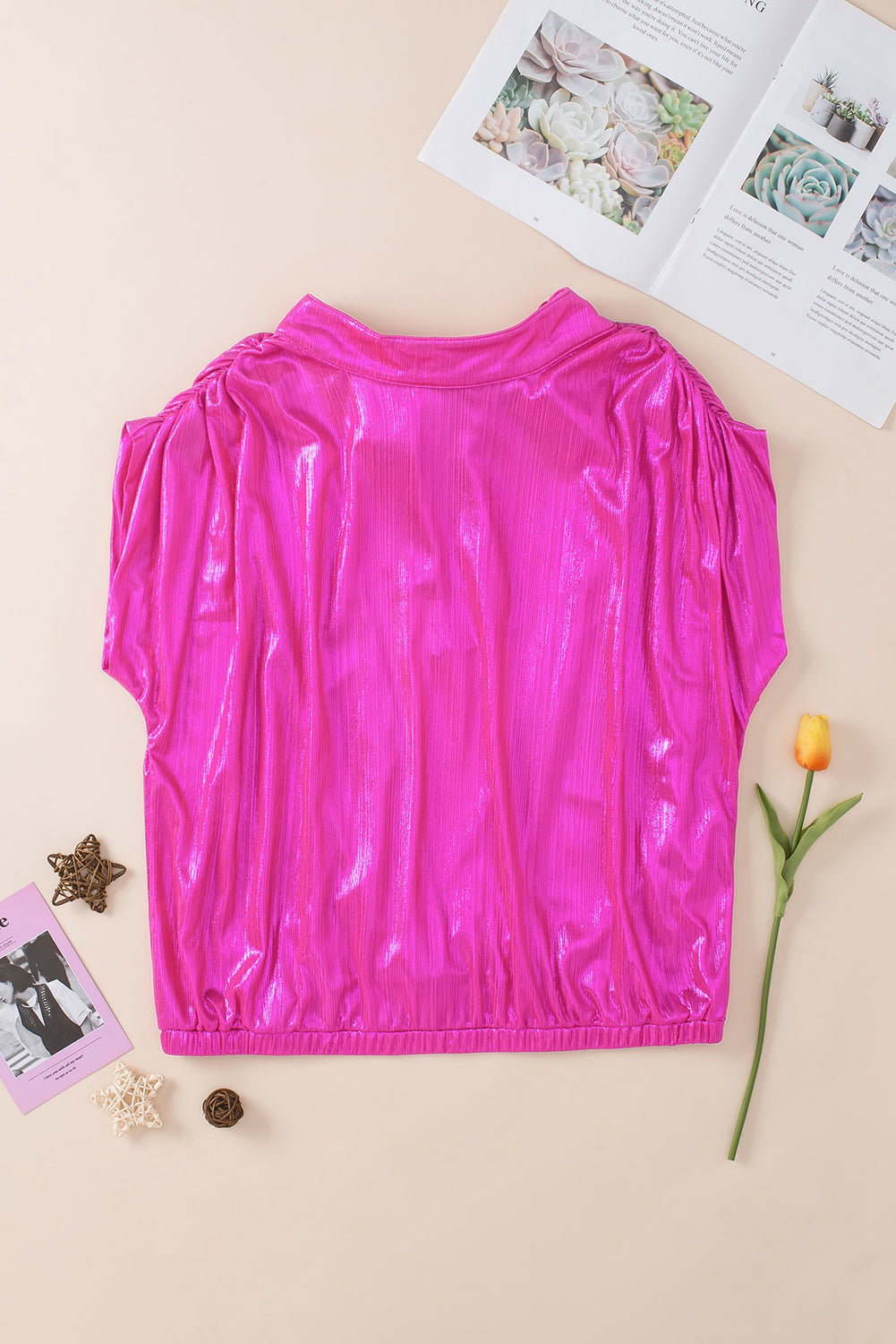 Felroze blouse met ruches, geknoopte rug en mouwen