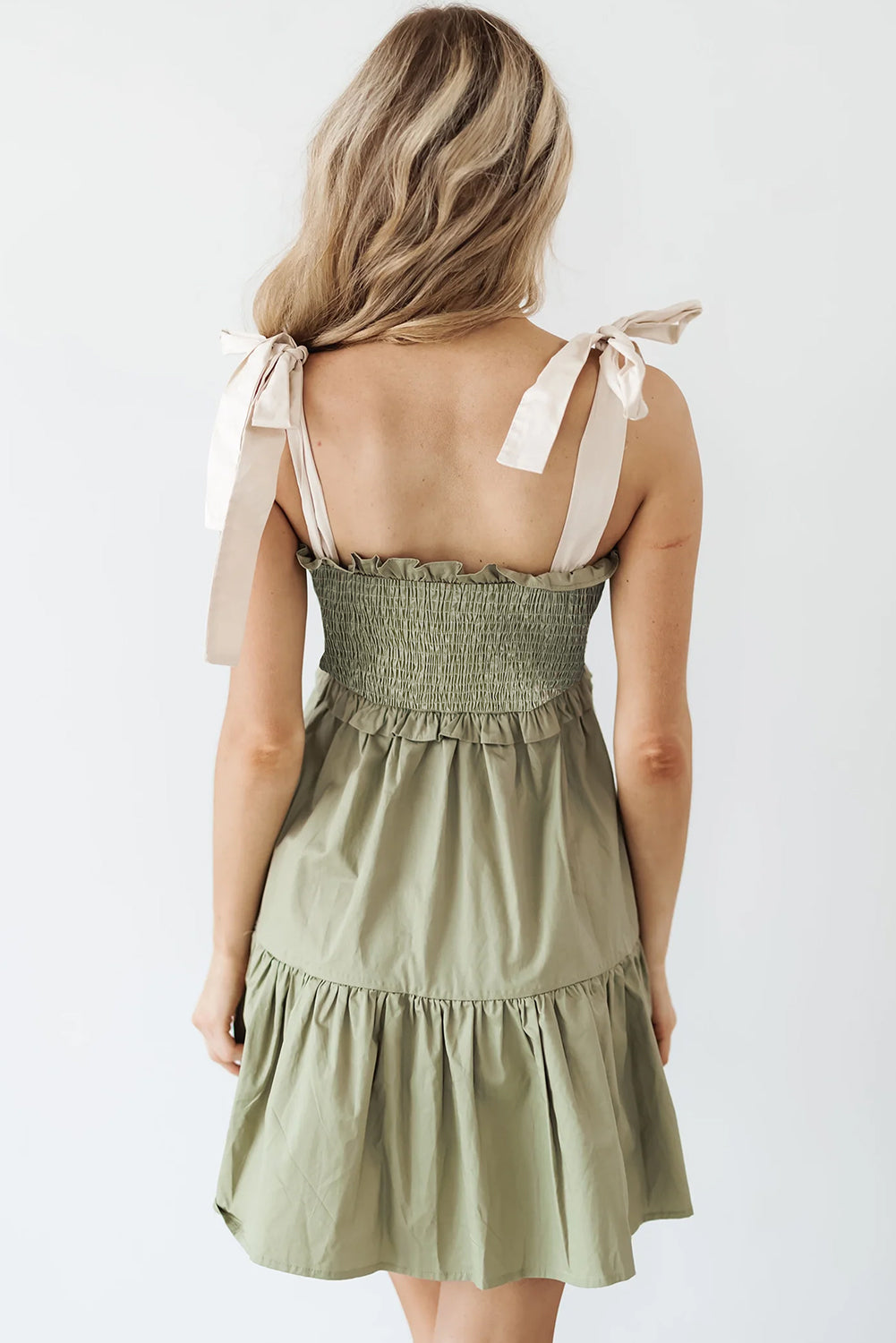 Laurel Green Smocked Bodice Zelfbanden A-lijn A-Line Ruffled Mini Dress