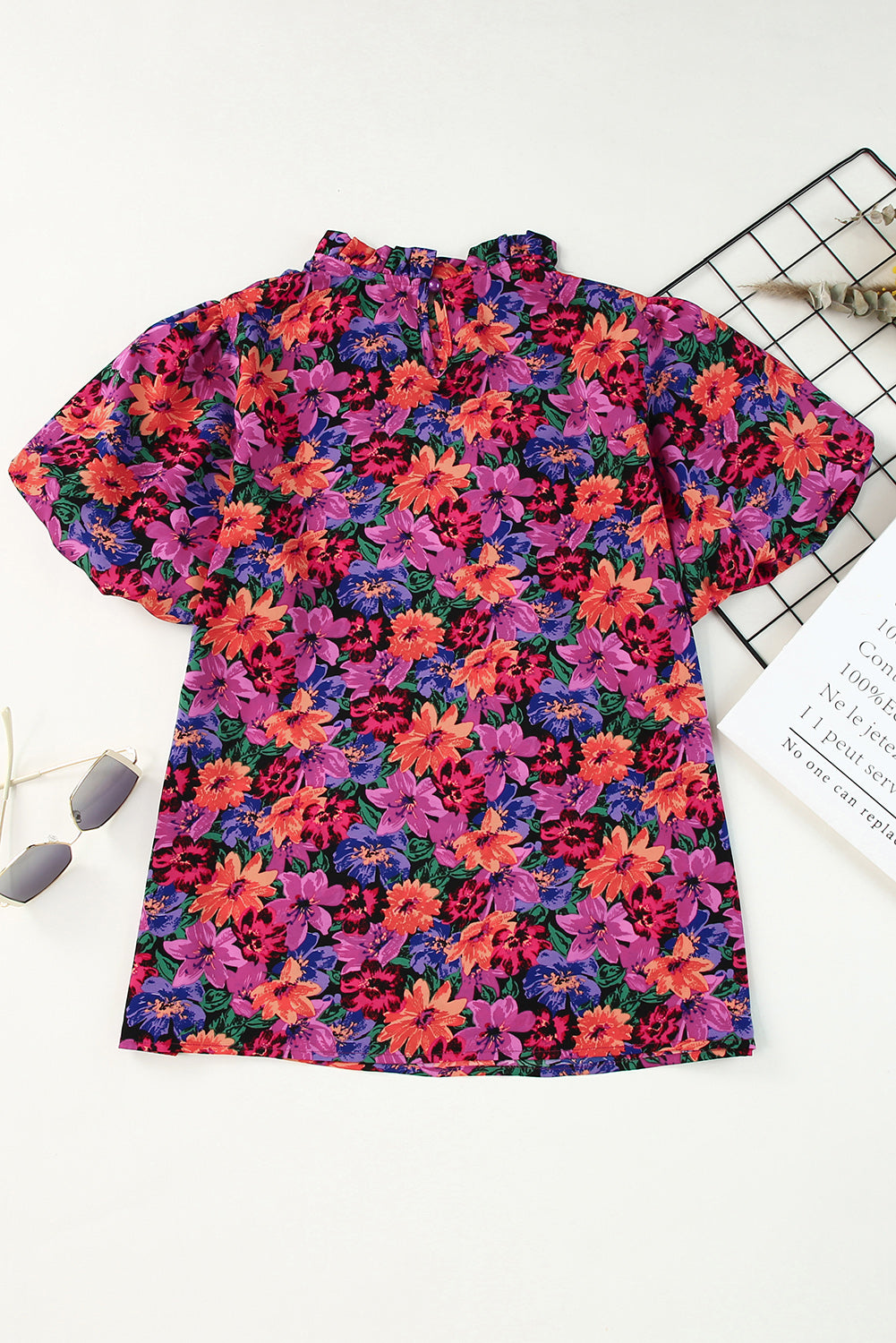 Blouse met veelkleurige bloemenprint en ronde hals en pofmouwen