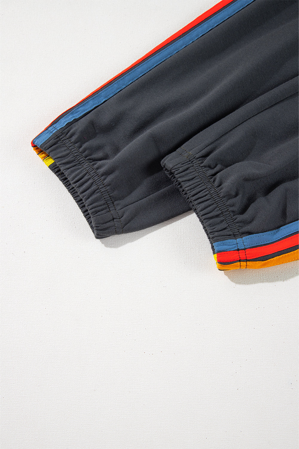 Donkergrijs tellende regenbogen hoge taille trainingsbroek