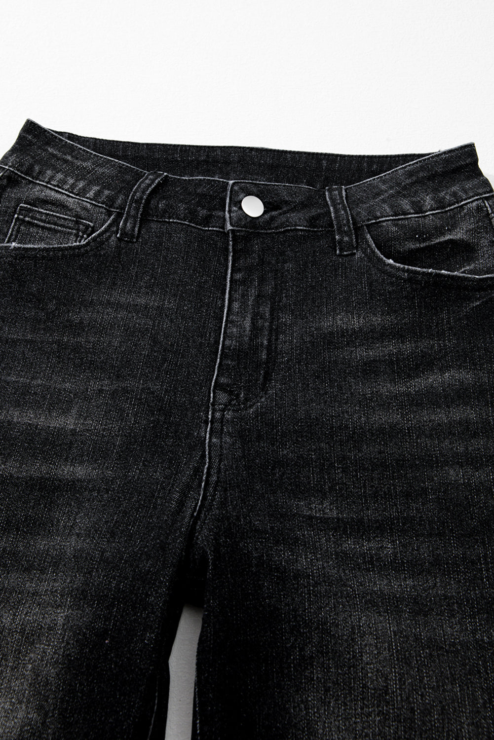 Koolstofgrijs mineraal wassen rauwe zoom hoge taille wijd uitlopende jeans