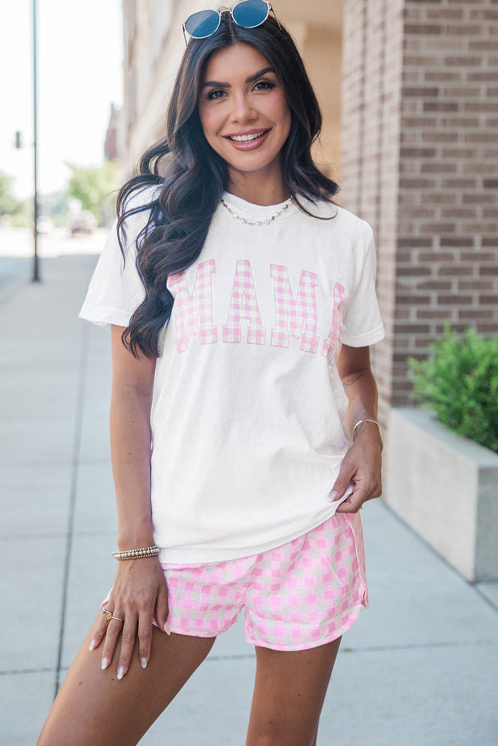 Witte mama gedrukte tee en plaid shorts lounge set