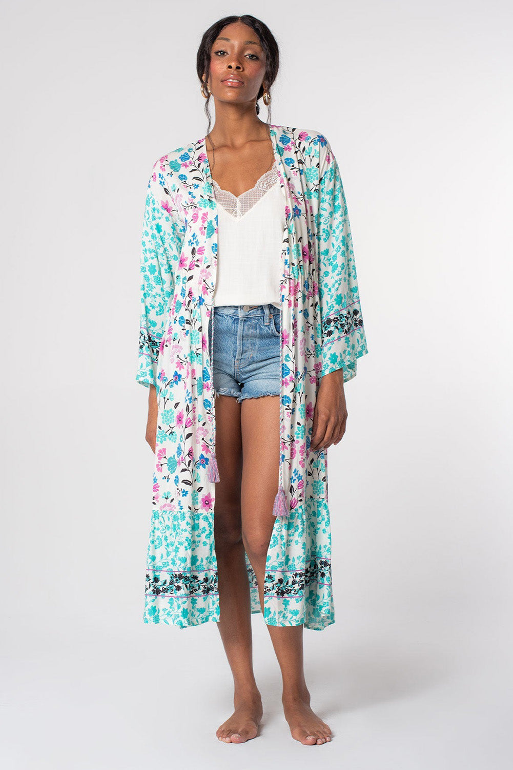 Veelkleurige kimono met lange mouwen en kwastjes