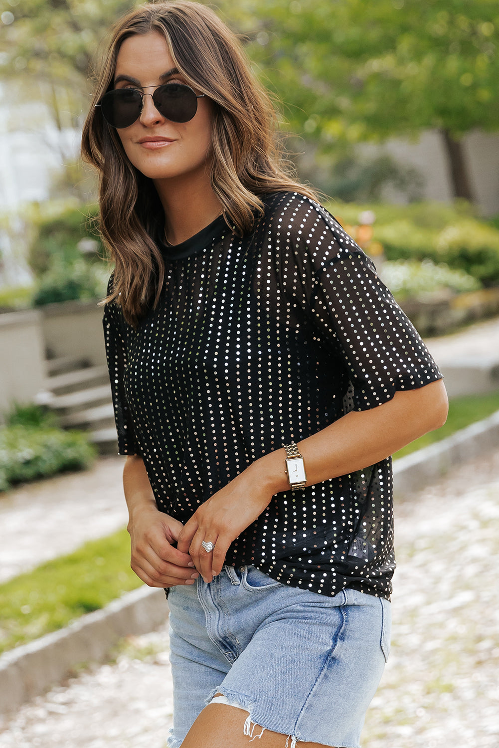 Zwart transparant T-shirt met lage schouder en pailletten