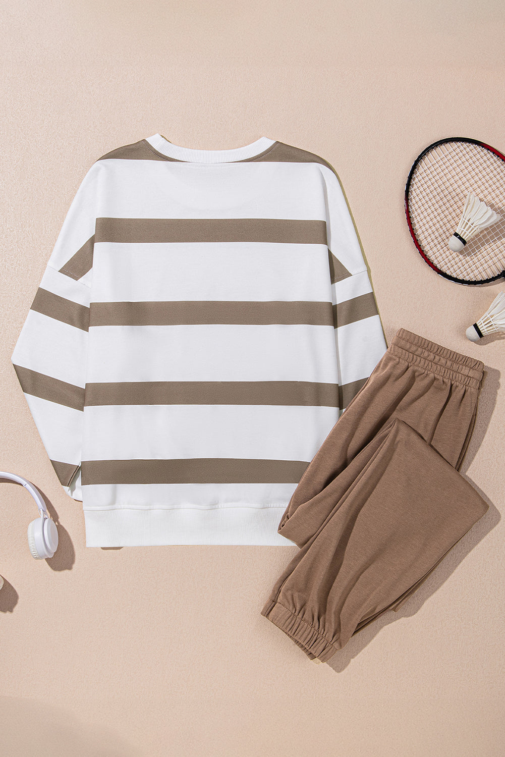 Bruine streep gestreepte druppel schouderpullover en jogger broek set