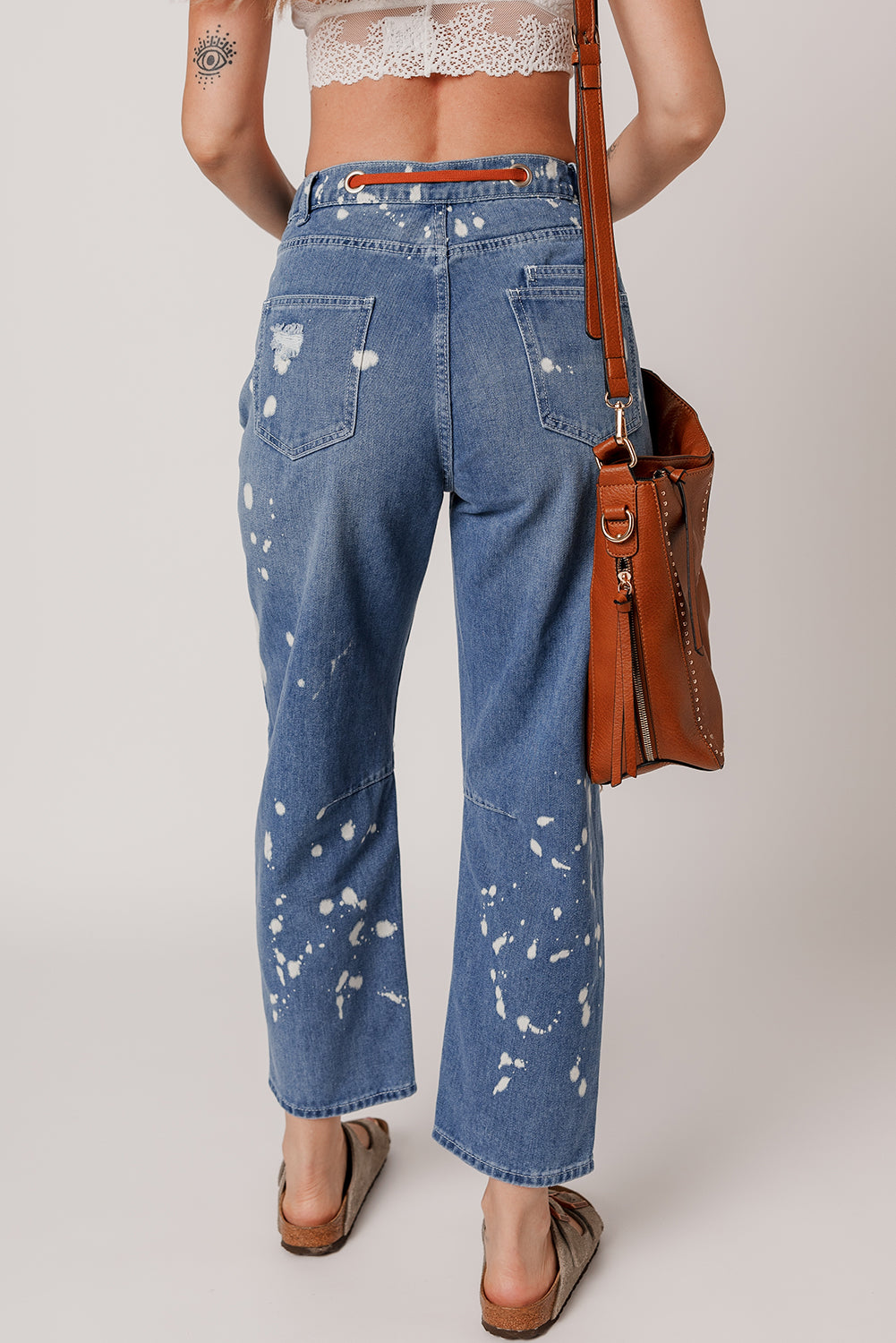 Ashleigh Blue gescheurde spattende verftouwtaille taille bijgesneden rechte jeans