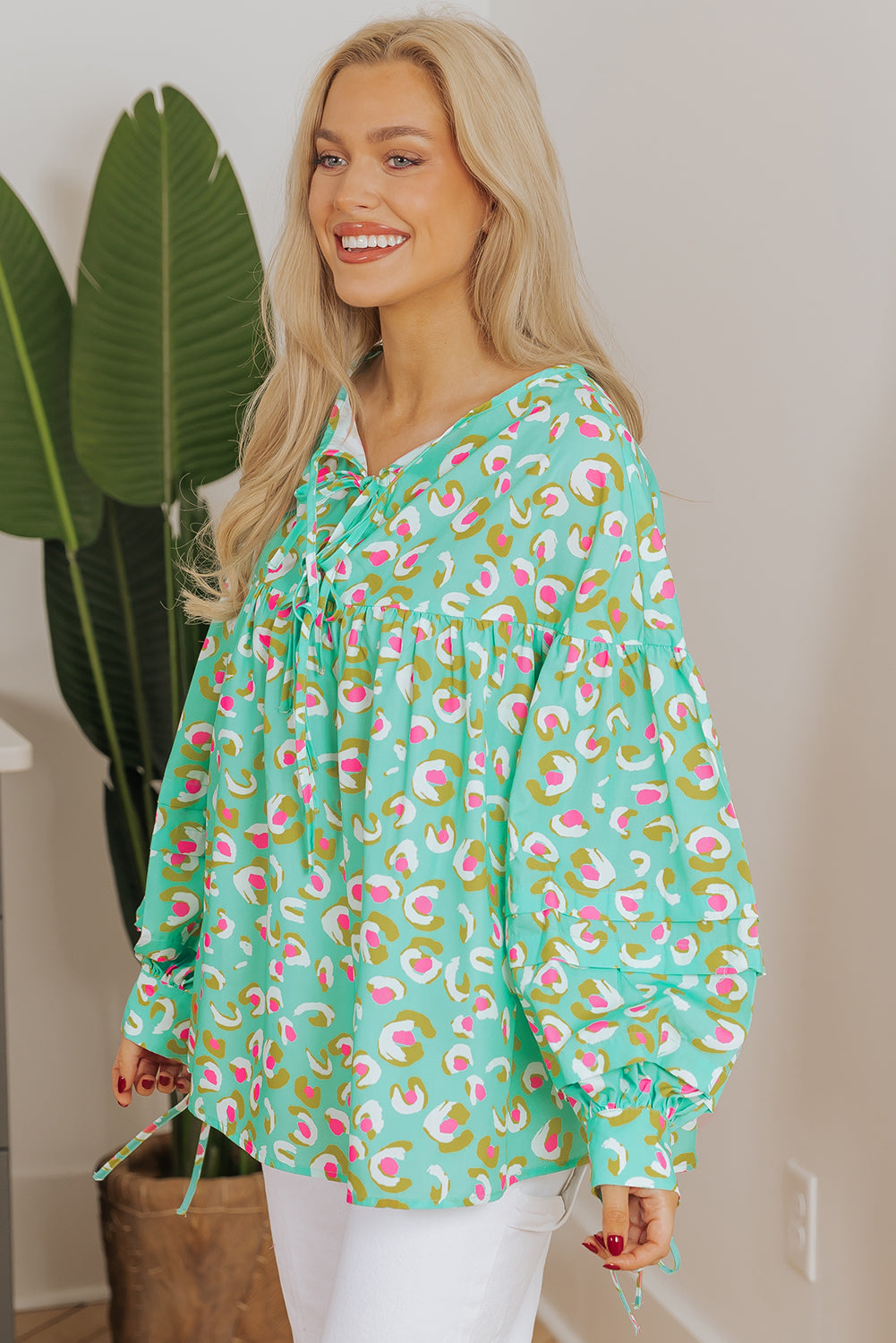 Groene abstracte bedrukte veterlantaarn mouw babydoll blouse