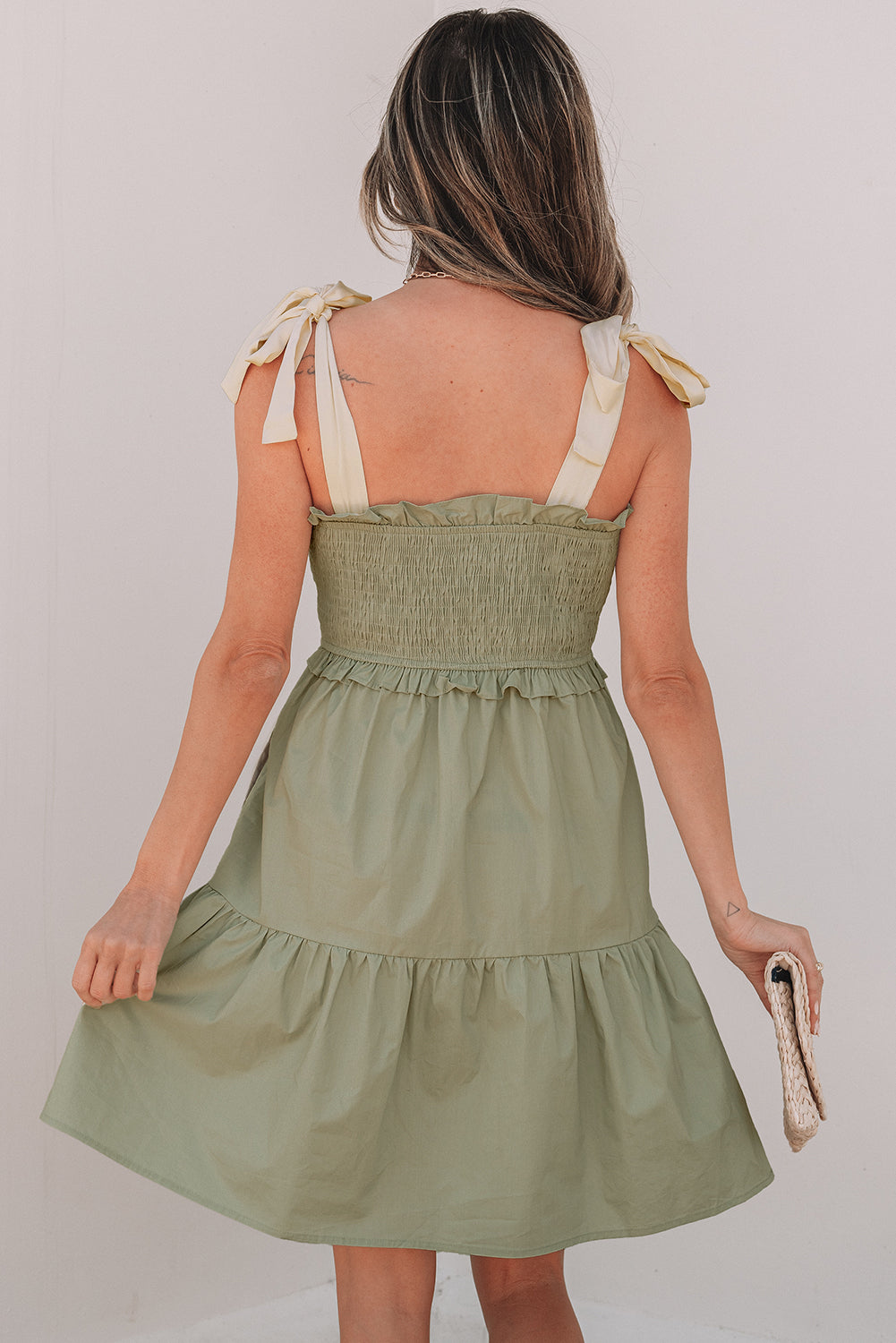 Laurel Green Smocked Bodice Zelfbanden A-lijn A-Line Ruffled Mini Dress