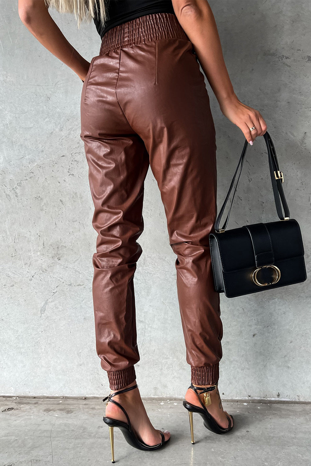 Bruine gesmokte leren skinny broek met hoge taille