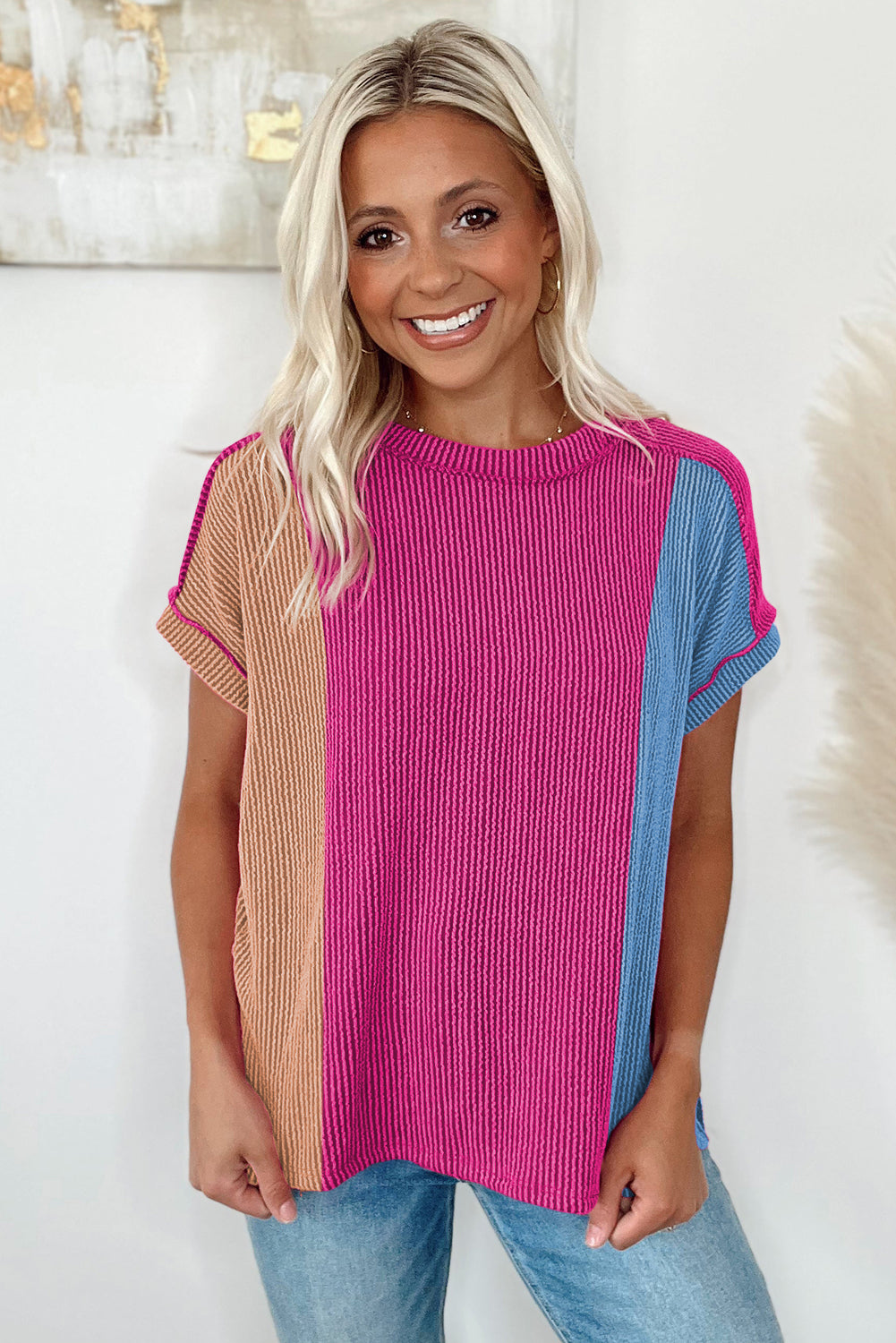 Rozerood getextureerd colorblock T-shirt met ronde hals